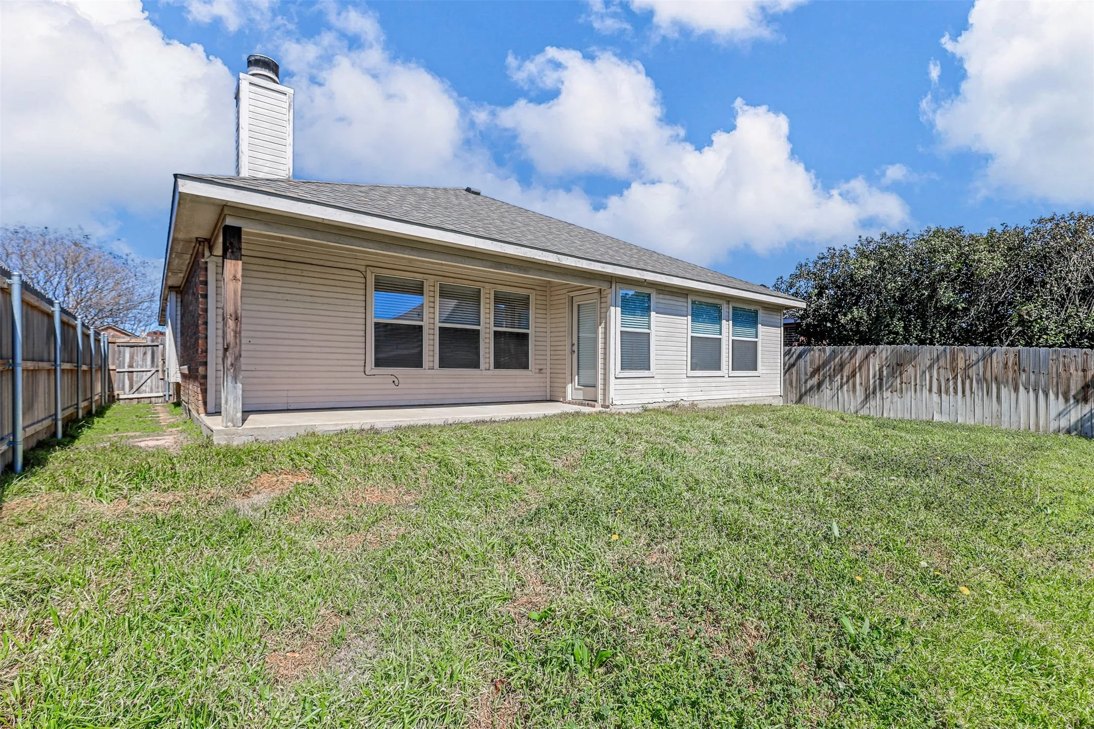 Single Family Residence For Rent in Tarrant County , 4541 High Cotton Trail, Fort Worth, Texas 76179, 3 Bedroom, 2 Bathroom, 2 Garage spaces, 1,526 Sqft, built in 2006, mls#21395914, Real Estate Agent in Fort Worth, Homes For Rent in Tarrant county, Homes For Rent in Fort Worth, Realtor in Fort Worth Texas, Real Estate Brokerage Independent Realty Texas, Luminita Cordes Realtor