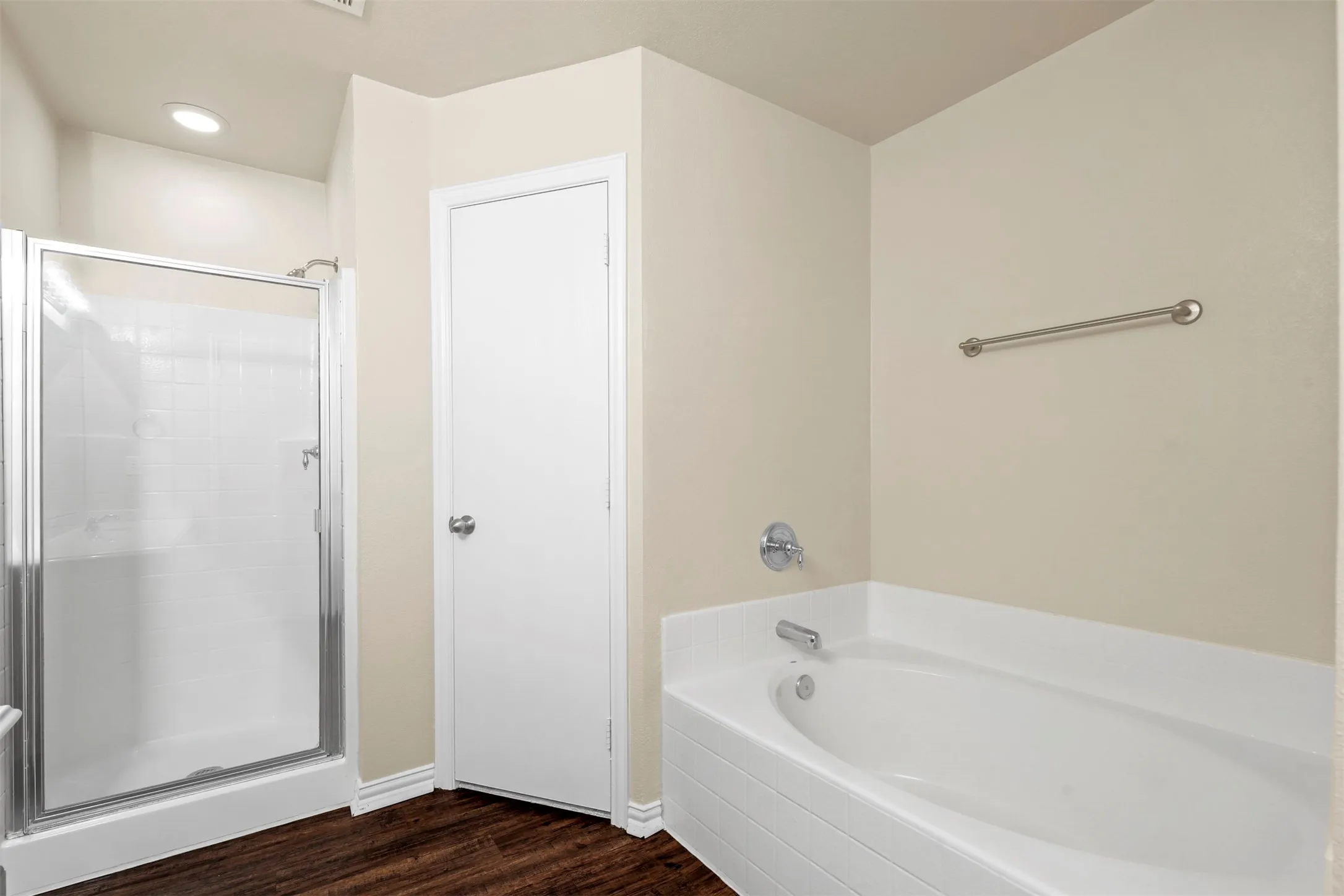 Single Family Residence For Rent in Tarrant County , 4541 High Cotton Trail, Fort Worth, Texas 76179, 3 Bedroom, 2 Bathroom, 2 Garage spaces, 1,526 Sqft, built in 2006, mls#21395914, Real Estate Agent in Fort Worth, Homes For Rent in Tarrant county, Homes For Rent in Fort Worth, Realtor in Fort Worth Texas, Real Estate Brokerage Independent Realty Texas, Luminita Cordes Realtor