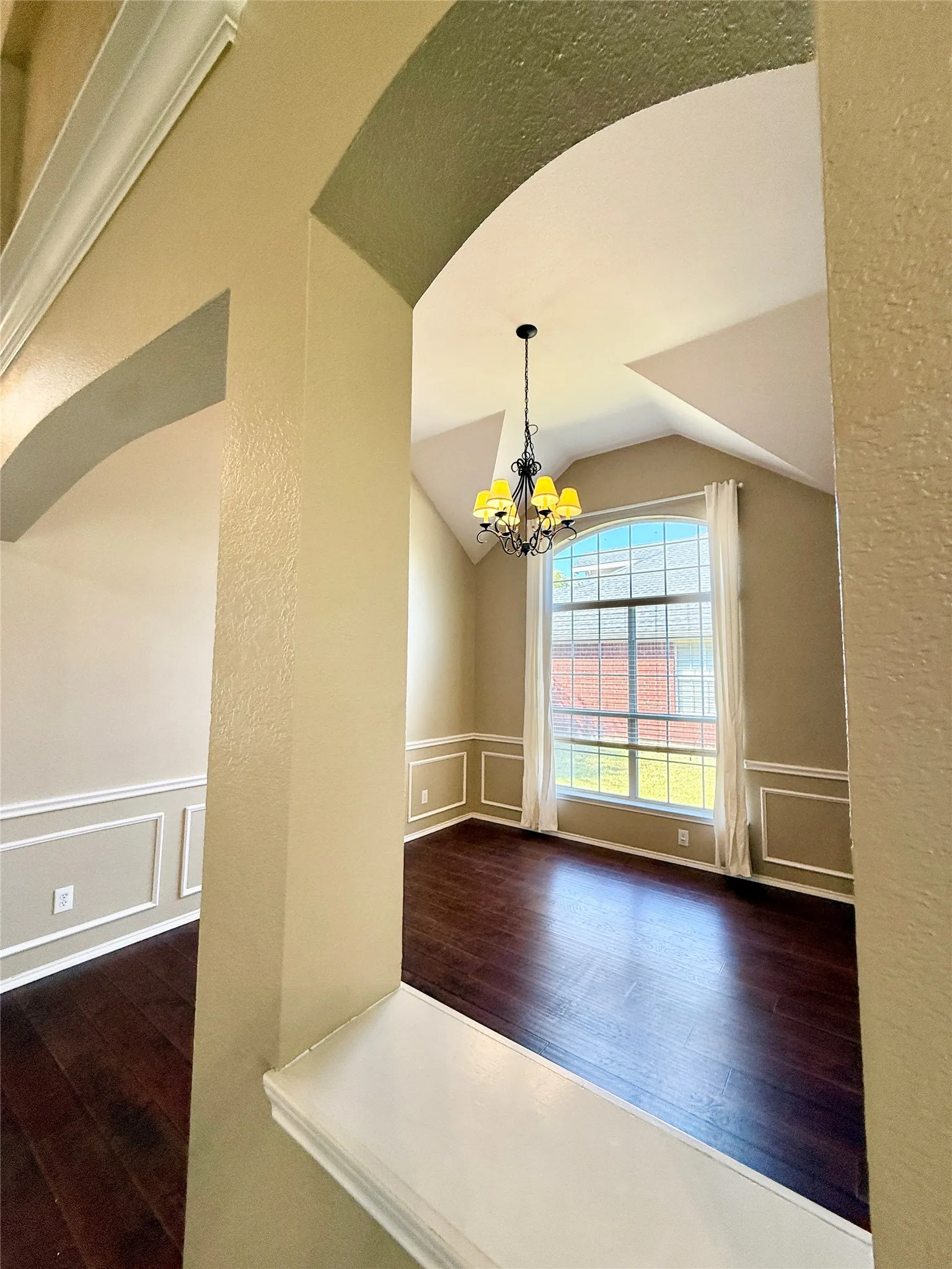 Single Family Residence For Rent in Denton County , 5828 Southmoor Lane, The Colony, Texas 75056, 4 Bedroom, 3 Bathroom, 2 Garage spaces, 2,849 Sqft, built in 2000, mls#21395915, Real Estate Agent in The Colony, Homes For Rent in Denton county, Homes For Rent in The Colony, Realtor in The Colony Texas, Real Estate Brokerage Independent Realty Texas, Luminita Cordes Realtor