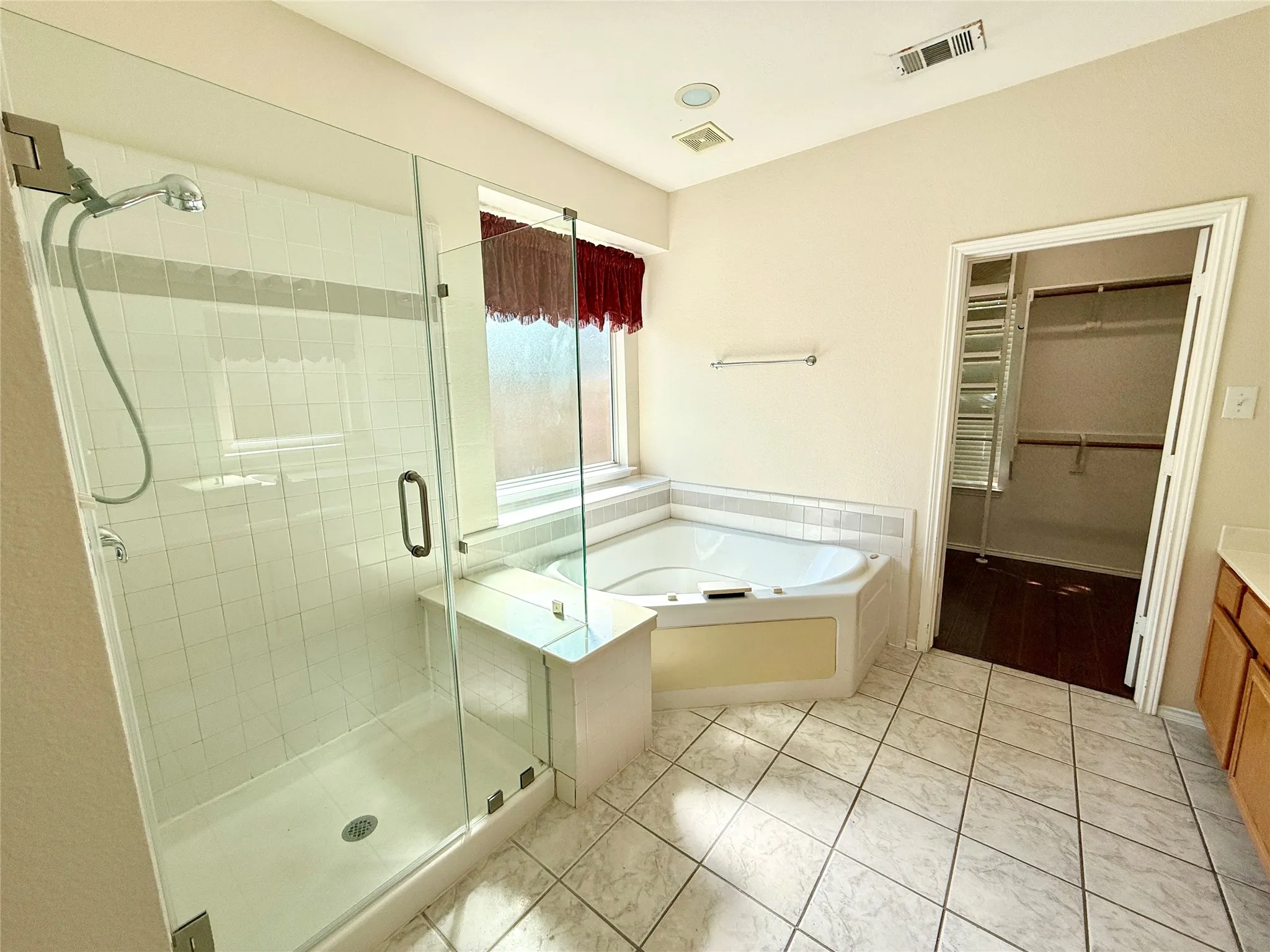 Single Family Residence For Rent in Denton County , 5828 Southmoor Lane, The Colony, Texas 75056, 4 Bedroom, 3 Bathroom, 2 Garage spaces, 2,849 Sqft, built in 2000, mls#21395915, Real Estate Agent in The Colony, Homes For Rent in Denton county, Homes For Rent in The Colony, Realtor in The Colony Texas, Real Estate Brokerage Independent Realty Texas, Luminita Cordes Realtor