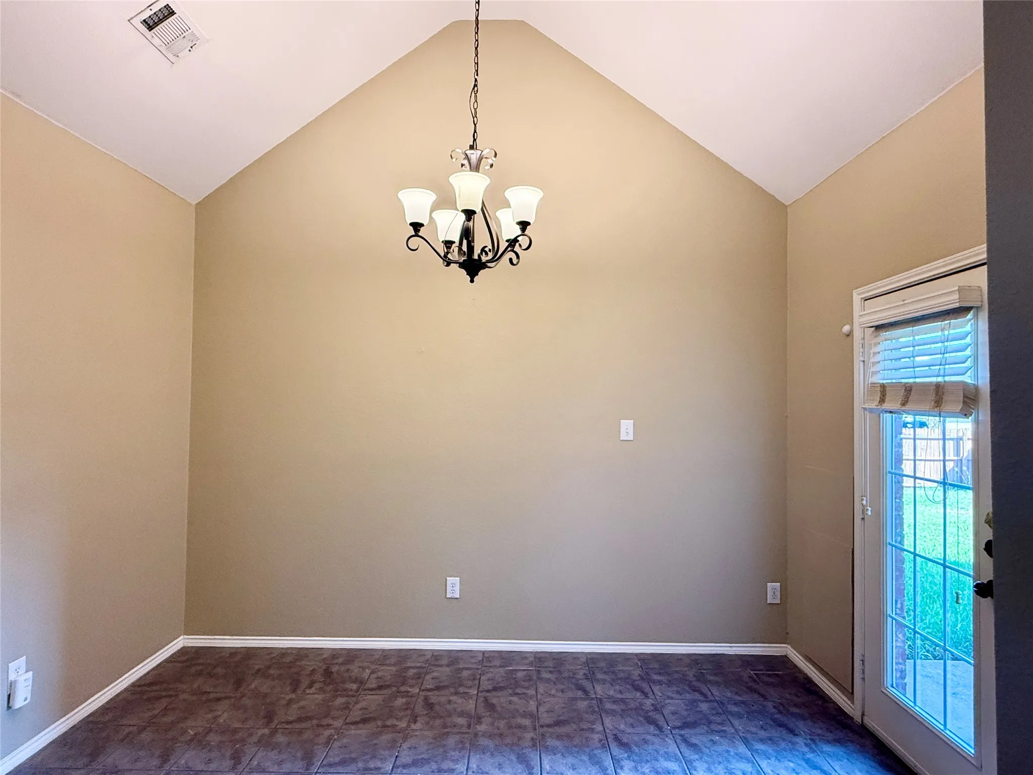 Single Family Residence For Rent in Denton County , 5828 Southmoor Lane, The Colony, Texas 75056, 4 Bedroom, 3 Bathroom, 2 Garage spaces, 2,849 Sqft, built in 2000, mls#21395915, Real Estate Agent in The Colony, Homes For Rent in Denton county, Homes For Rent in The Colony, Realtor in The Colony Texas, Real Estate Brokerage Independent Realty Texas, Luminita Cordes Realtor