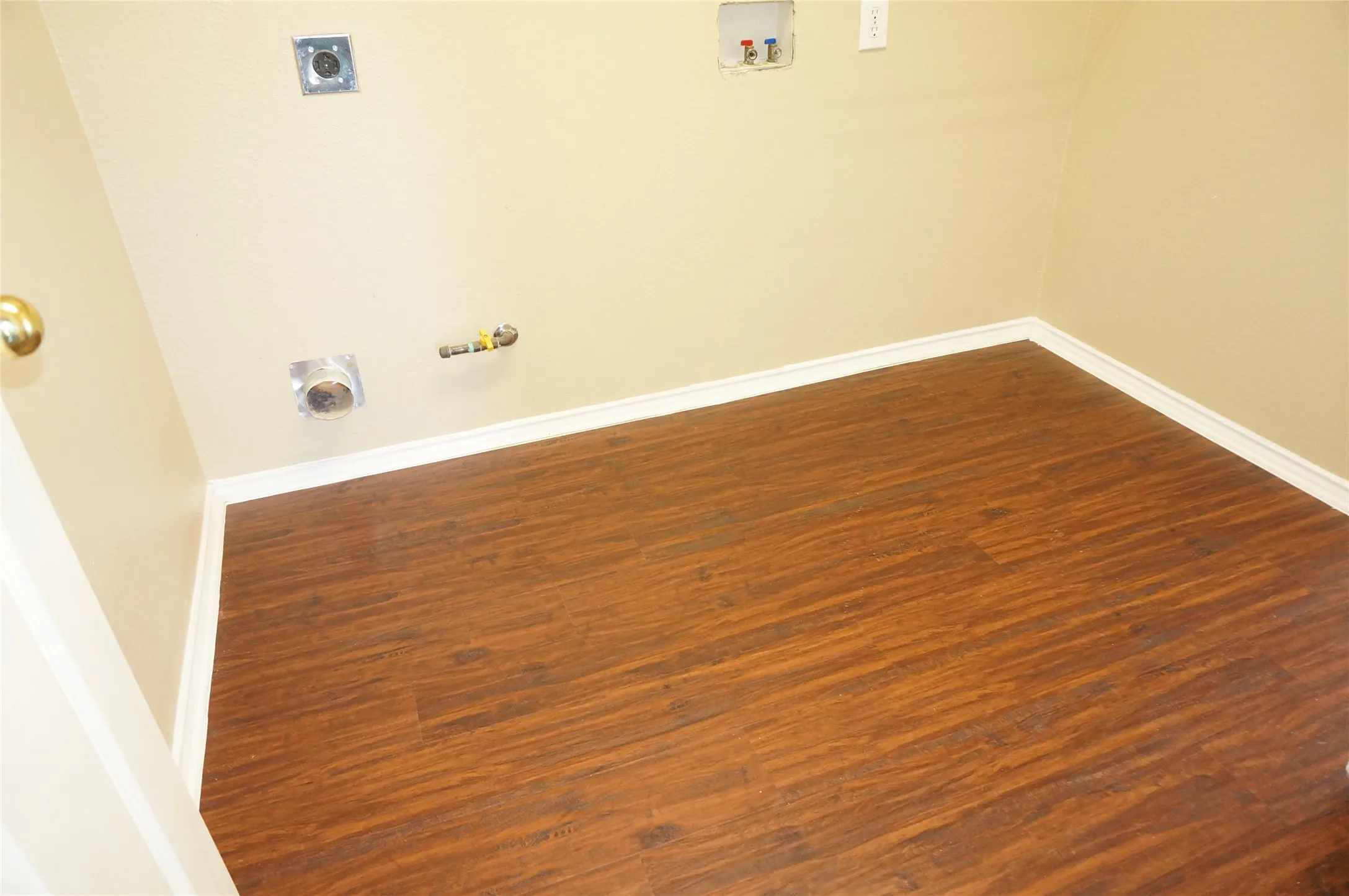 Single Family Residence For Rent in Denton County , 5828 Southmoor Lane, The Colony, Texas 75056, 4 Bedroom, 3 Bathroom, 2 Garage spaces, 2,849 Sqft, built in 2000, mls#21395915, Real Estate Agent in The Colony, Homes For Rent in Denton county, Homes For Rent in The Colony, Realtor in The Colony Texas, Real Estate Brokerage Independent Realty Texas, Luminita Cordes Realtor