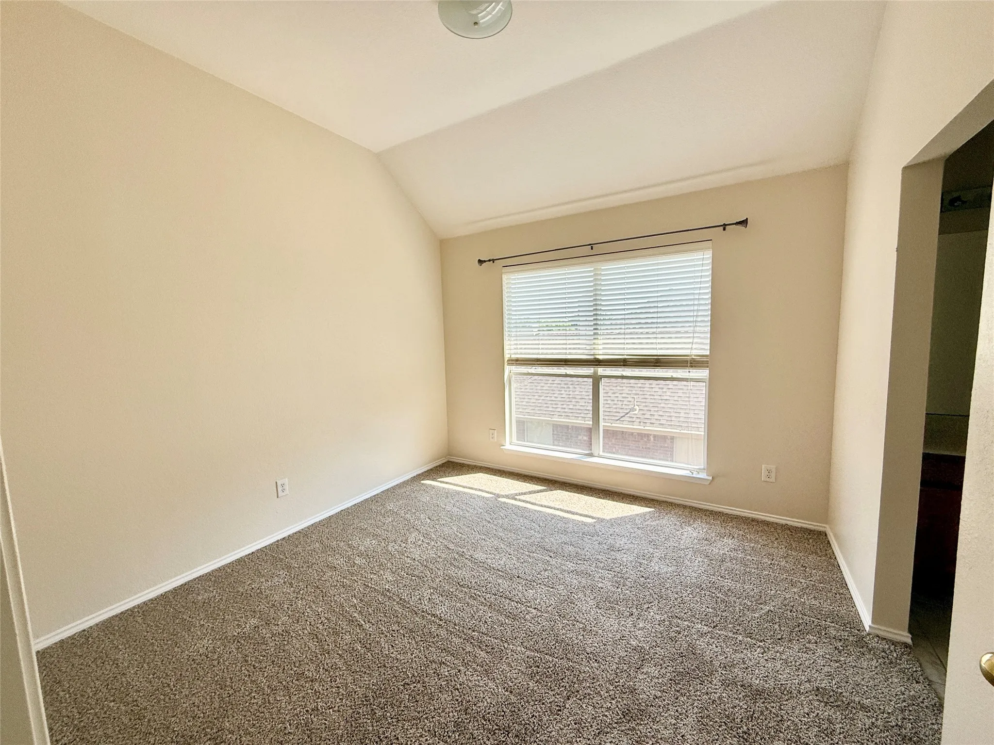 Single Family Residence For Rent in Denton County , 5828 Southmoor Lane, The Colony, Texas 75056, 4 Bedroom, 3 Bathroom, 2 Garage spaces, 2,849 Sqft, built in 2000, mls#21395915, Real Estate Agent in The Colony, Homes For Rent in Denton county, Homes For Rent in The Colony, Realtor in The Colony Texas, Real Estate Brokerage Independent Realty Texas, Luminita Cordes Realtor