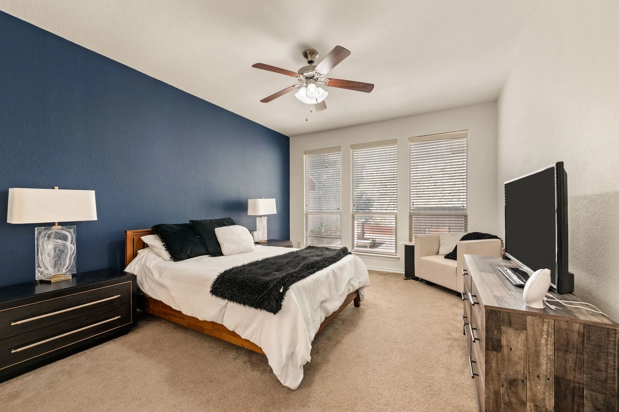 Single Family Residence For Sale in Dallas County , 8255 Clarksprings Drive, Dallas, Texas 75236, 3 Bedroom, 2 Bathroom, 2 Garage spaces, 1,864 Sqft, built in 2012, mls#21395646, Real Estate Agent in Dallas, Homes For Sale in Dallas county, Homes For Sale in Dallas, Realtor in Dallas Texas, Real Estate Brokerage Independent Realty Texas, Luminita Cordes Realtor