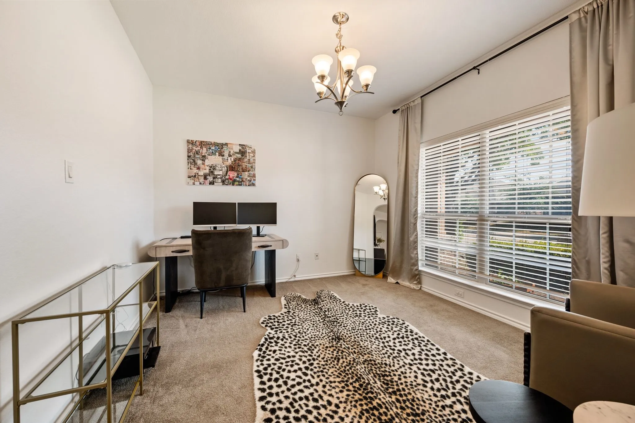 Single Family Residence For Sale in Dallas County , 8255 Clarksprings Drive, Dallas, Texas 75236, 3 Bedroom, 2 Bathroom, 2 Garage spaces, 1,864 Sqft, built in 2012, mls#21395646, Real Estate Agent in Dallas, Homes For Sale in Dallas county, Homes For Sale in Dallas, Realtor in Dallas Texas, Real Estate Brokerage Independent Realty Texas, Luminita Cordes Realtor