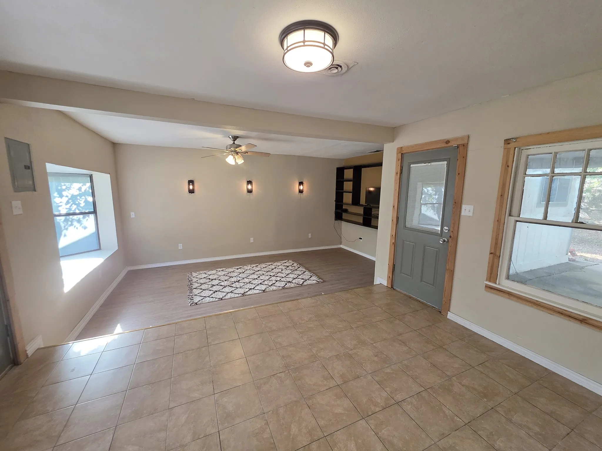 Single Family Residence For Sale in Palo Pinto County , 901 4th Avenue, Mineral Wells, Texas 76067, 3 Bedroom, 2 Bathroom, Garage spaces, 1,945 Sqft, built in 1940, mls#21395918, Real Estate Agent in Mineral Wells, Homes For Sale in Palo Pinto county, Homes For Sale in Mineral Wells, Realtor in Mineral Wells Texas, Real Estate Brokerage Independent Realty Texas, Luminita Cordes Realtor
