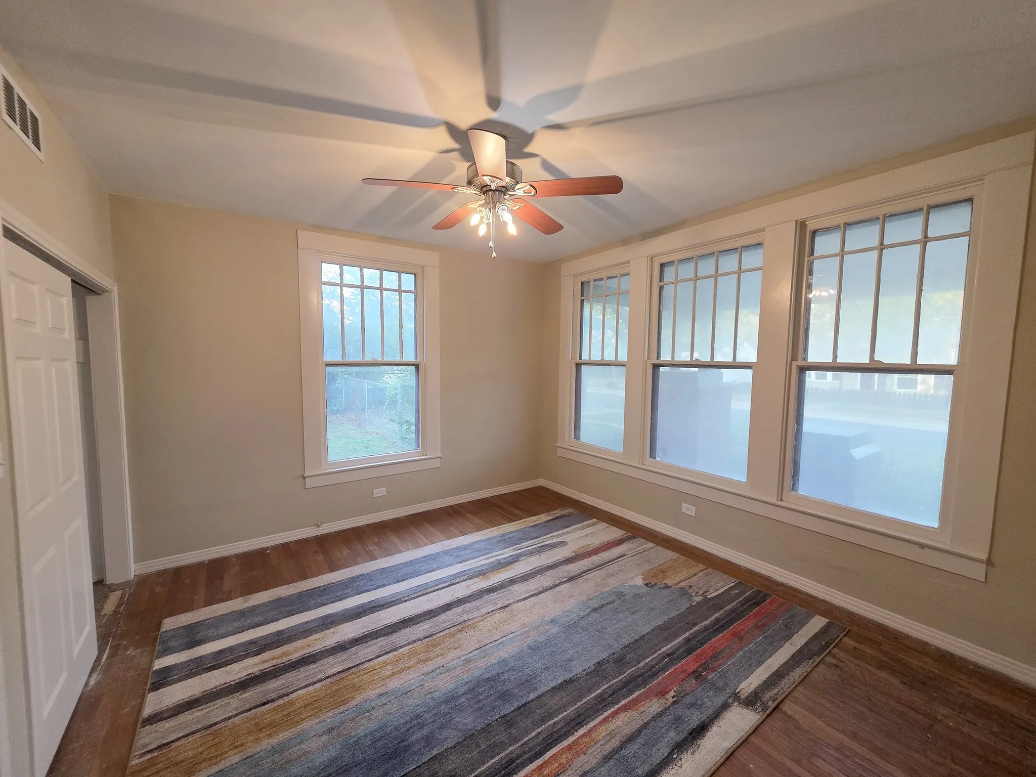 Single Family Residence For Sale in Palo Pinto County , 901 4th Avenue, Mineral Wells, Texas 76067, 3 Bedroom, 2 Bathroom, Garage spaces, 1,945 Sqft, built in 1940, mls#21395918, Real Estate Agent in Mineral Wells, Homes For Sale in Palo Pinto county, Homes For Sale in Mineral Wells, Realtor in Mineral Wells Texas, Real Estate Brokerage Independent Realty Texas, Luminita Cordes Realtor
