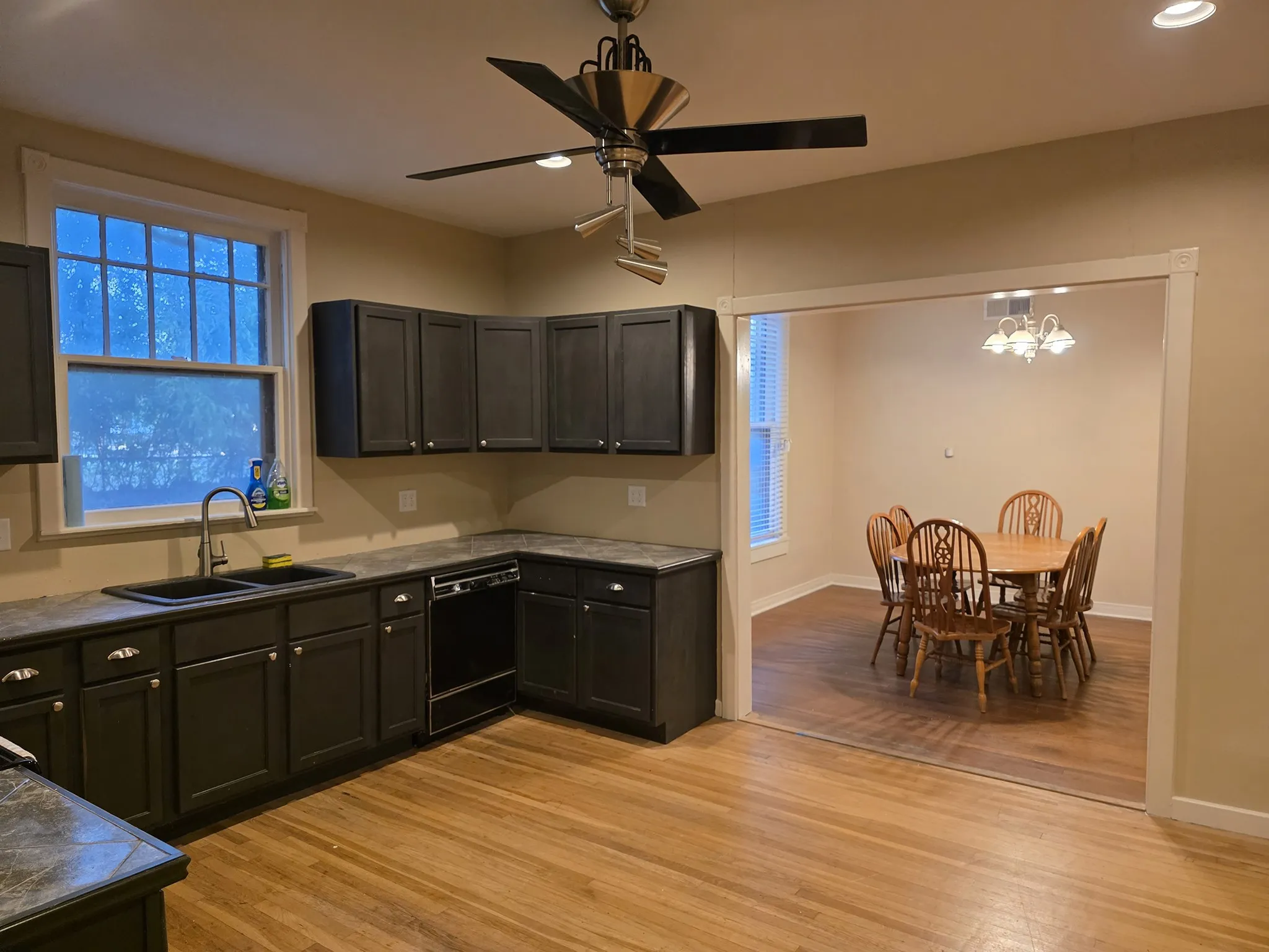 Single Family Residence For Sale in Palo Pinto County , 901 4th Avenue, Mineral Wells, Texas 76067, 3 Bedroom, 2 Bathroom, Garage spaces, 1,945 Sqft, built in 1940, mls#21395918, Real Estate Agent in Mineral Wells, Homes For Sale in Palo Pinto county, Homes For Sale in Mineral Wells, Realtor in Mineral Wells Texas, Real Estate Brokerage Independent Realty Texas, Luminita Cordes Realtor