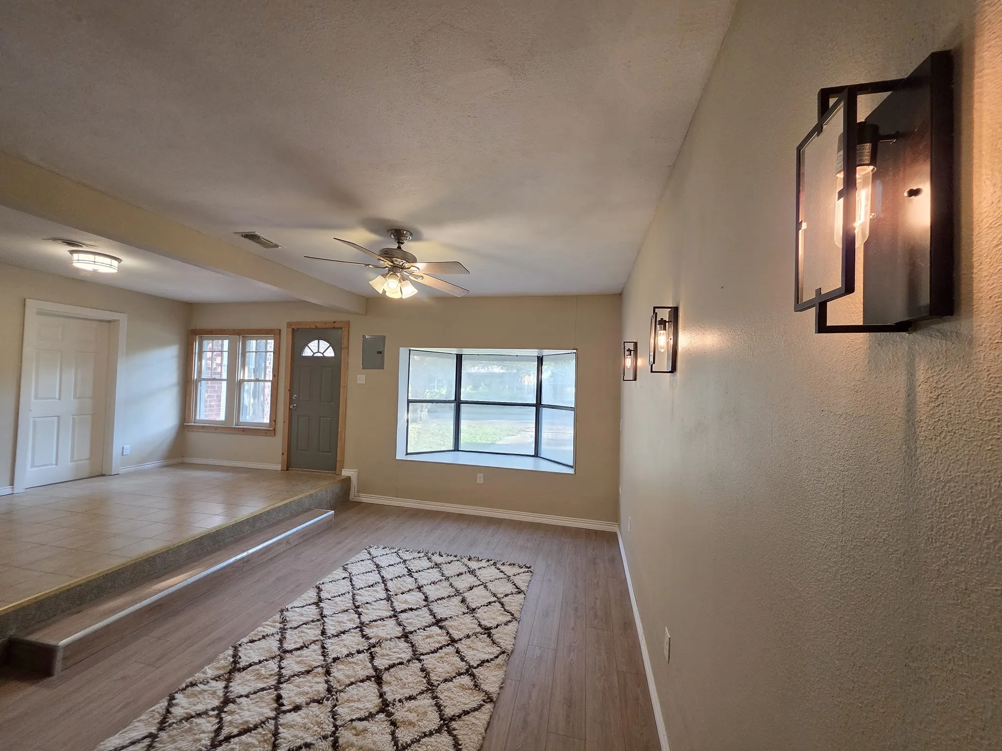 Single Family Residence For Sale in Palo Pinto County , 901 4th Avenue, Mineral Wells, Texas 76067, 3 Bedroom, 2 Bathroom, Garage spaces, 1,945 Sqft, built in 1940, mls#21395918, Real Estate Agent in Mineral Wells, Homes For Sale in Palo Pinto county, Homes For Sale in Mineral Wells, Realtor in Mineral Wells Texas, Real Estate Brokerage Independent Realty Texas, Luminita Cordes Realtor
