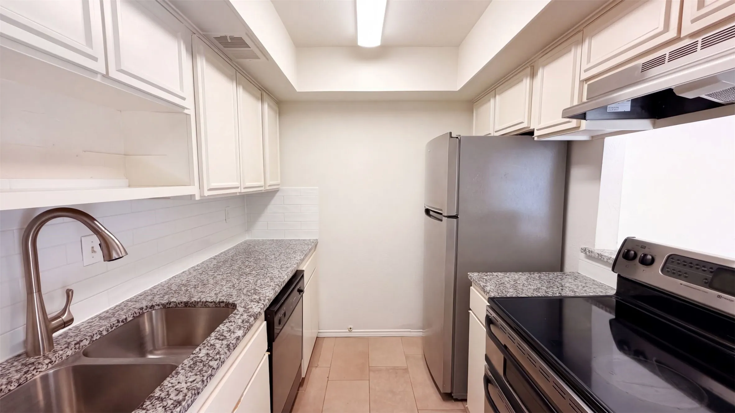 Townhouse For Sale in Dallas County , 709 Baruna Circle, Garland, Texas 75043, 2 Bedroom, 1 Bathroom, Garage spaces, 882 Sqft, built in 1972, mls#21395916, Real Estate Agent in Garland, Homes For Sale in Dallas county, Homes For Sale in Garland, Realtor in Garland Texas, Real Estate Brokerage Independent Realty Texas, Luminita Cordes Realtor