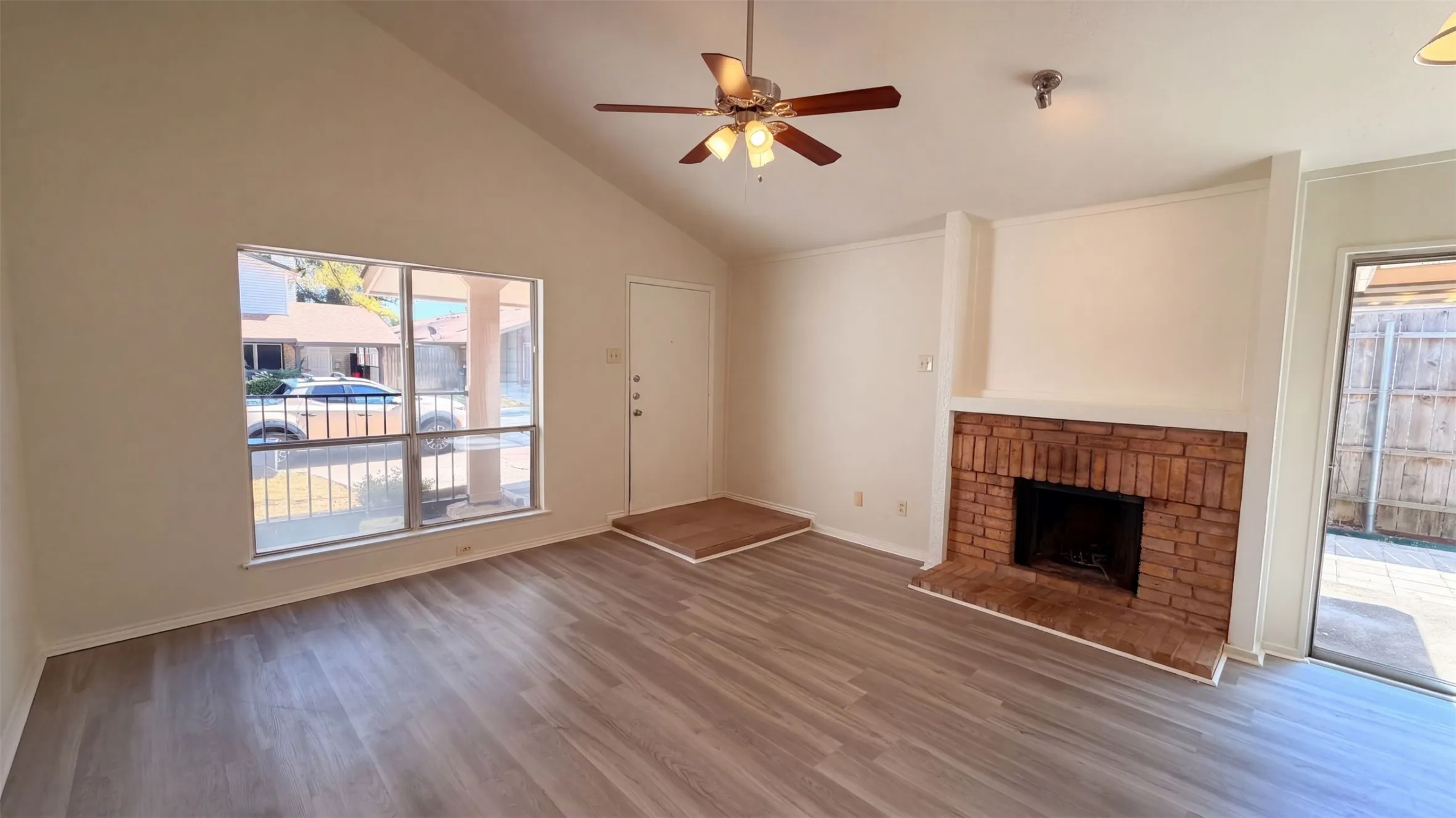 Townhouse For Sale in Dallas County , 709 Baruna Circle, Garland, Texas 75043, 2 Bedroom, 1 Bathroom, Garage spaces, 882 Sqft, built in 1972, mls#21395916, Real Estate Agent in Garland, Homes For Sale in Dallas county, Homes For Sale in Garland, Realtor in Garland Texas, Real Estate Brokerage Independent Realty Texas, Luminita Cordes Realtor