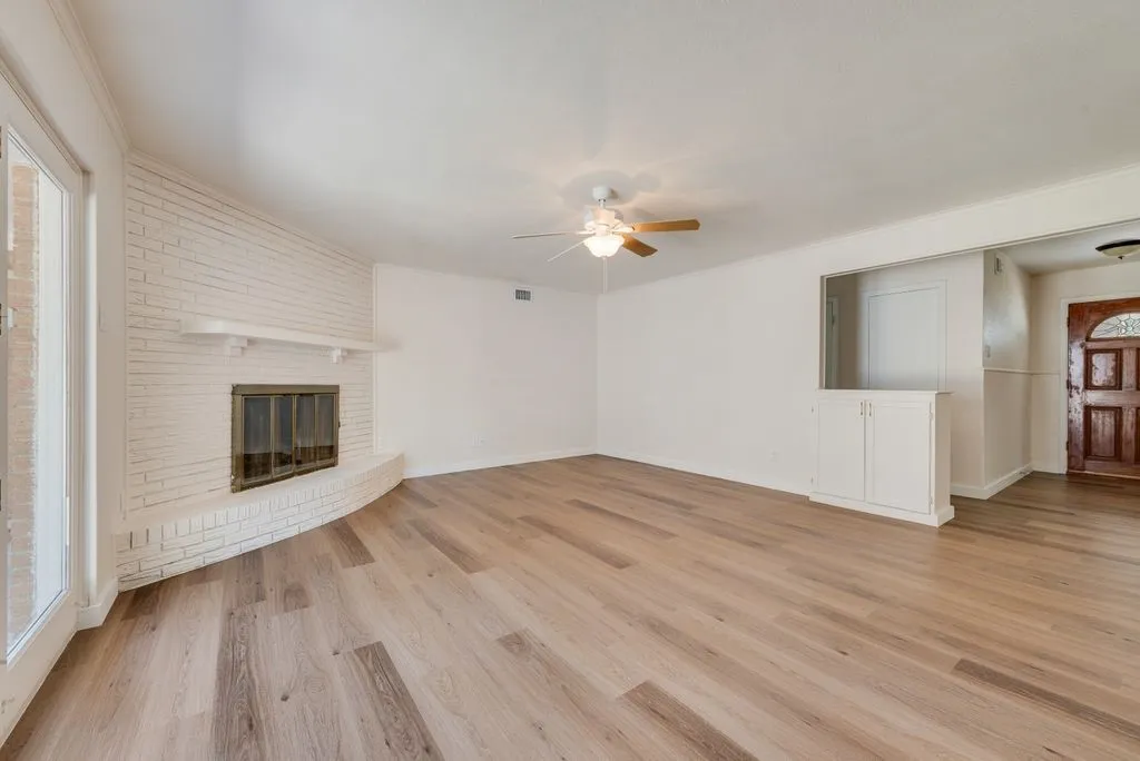 Single Family Residence For Rent in Dallas County , 2833 Linden Lea, Irving, Texas 75061, 3 Bedroom, 2 Bathroom, 2 Garage spaces, 1,518 Sqft, built in 1962, mls#21362788, Real Estate Agent in Irving, Homes For Rent in Dallas county, Homes For Rent in Irving, Realtor in Irving Texas, Real Estate Brokerage Independent Realty Texas, Luminita Cordes Realtor
