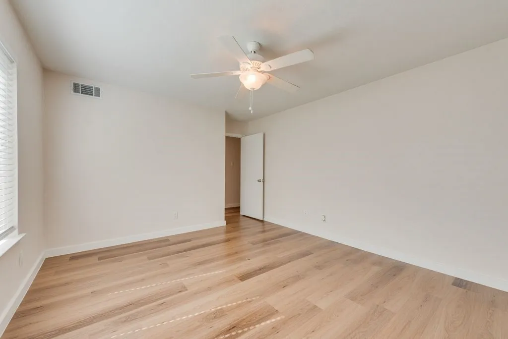 Single Family Residence For Rent in Dallas County , 2833 Linden Lea, Irving, Texas 75061, 3 Bedroom, 2 Bathroom, 2 Garage spaces, 1,518 Sqft, built in 1962, mls#21362788, Real Estate Agent in Irving, Homes For Rent in Dallas county, Homes For Rent in Irving, Realtor in Irving Texas, Real Estate Brokerage Independent Realty Texas, Luminita Cordes Realtor