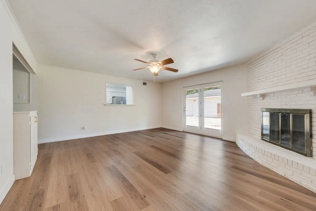 Single Family Residence For Rent in Dallas County , 2833 Linden Lea, Irving, Texas 75061, 3 Bedroom, 2 Bathroom, 2 Garage spaces, 1,518 Sqft, built in 1962, mls#21362788, Real Estate Agent in Irving, Homes For Rent in Dallas county, Homes For Rent in Irving, Realtor in Irving Texas, Real Estate Brokerage Independent Realty Texas, Luminita Cordes Realtor