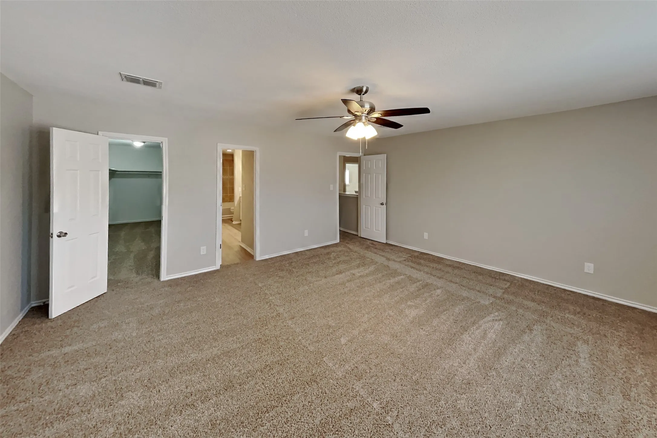 Single Family Residence For Rent in Denton County , 2031 Yellowstone Lane, Corinth, Texas 76210, 4 Bedroom, 3 Bathroom, 2 Garage spaces, 2,135 Sqft, built in 1998, mls#21395917, Real Estate Agent in Corinth, Homes For Rent in Denton county, Homes For Rent in Corinth, Realtor in Corinth Texas, Real Estate Brokerage Independent Realty Texas, Luminita Cordes Realtor