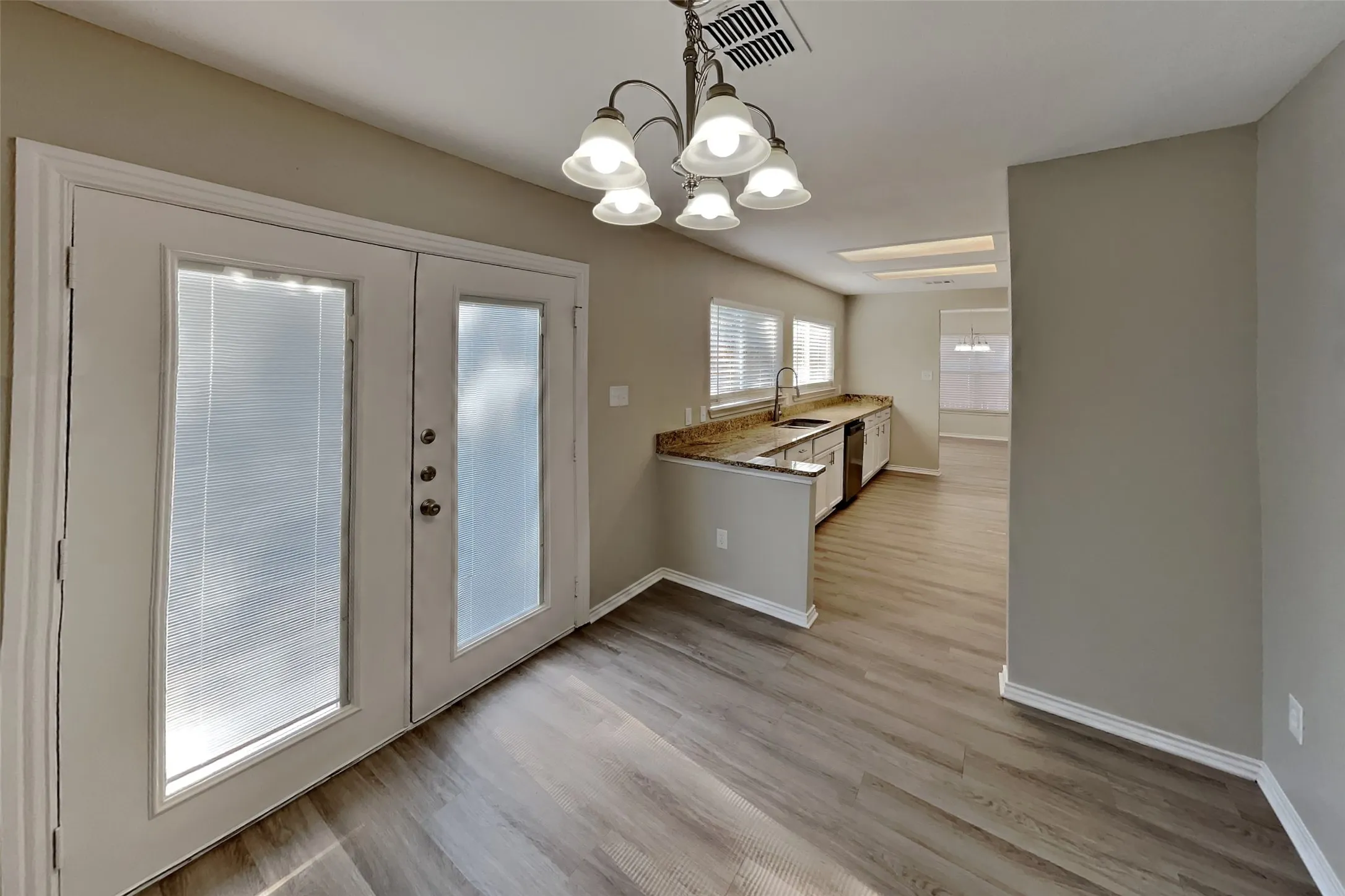 Single Family Residence For Rent in Denton County , 2031 Yellowstone Lane, Corinth, Texas 76210, 4 Bedroom, 3 Bathroom, 2 Garage spaces, 2,135 Sqft, built in 1998, mls#21395917, Real Estate Agent in Corinth, Homes For Rent in Denton county, Homes For Rent in Corinth, Realtor in Corinth Texas, Real Estate Brokerage Independent Realty Texas, Luminita Cordes Realtor