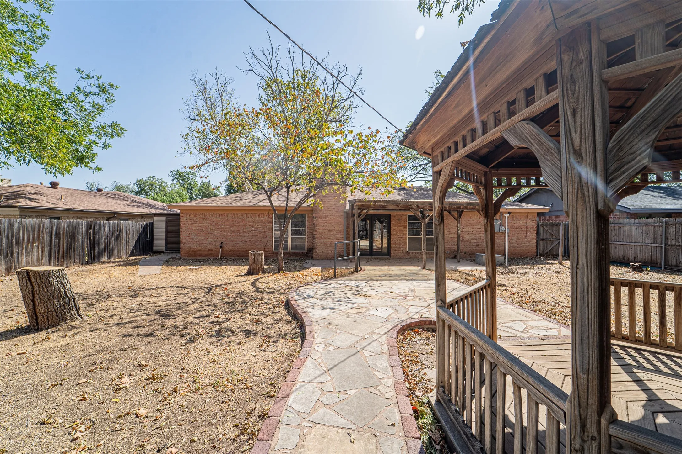 Single Family Residence For Sale in Taylor County , 910 Meander Street, Abilene, Texas 79602, 3 Bedroom, 2 Bathroom, 2 Garage spaces, 1,754 Sqft, built in 1974, mls#21387347, Real Estate Agent in Abilene, Homes For Sale in Taylor county, Homes For Sale in Abilene, Realtor in Abilene Texas, Real Estate Brokerage Independent Realty Texas, Luminita Cordes Realtor