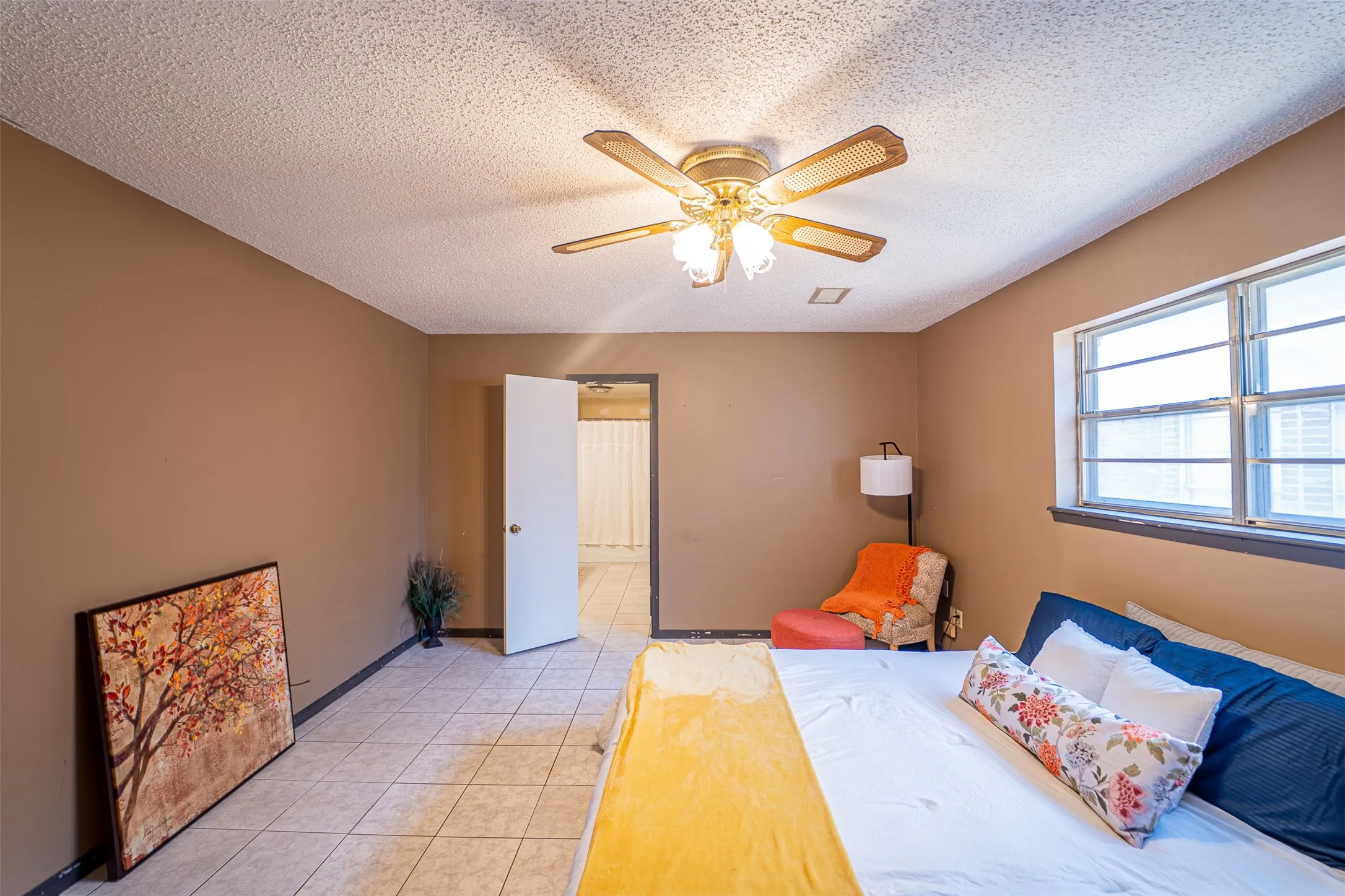 Single Family Residence For Sale in Taylor County , 910 Meander Street, Abilene, Texas 79602, 3 Bedroom, 2 Bathroom, 2 Garage spaces, 1,754 Sqft, built in 1974, mls#21387347, Real Estate Agent in Abilene, Homes For Sale in Taylor county, Homes For Sale in Abilene, Realtor in Abilene Texas, Real Estate Brokerage Independent Realty Texas, Luminita Cordes Realtor