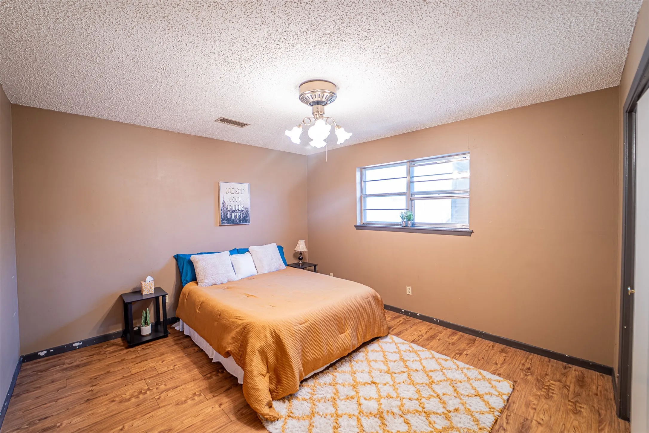 Single Family Residence For Sale in Taylor County , 910 Meander Street, Abilene, Texas 79602, 3 Bedroom, 2 Bathroom, 2 Garage spaces, 1,754 Sqft, built in 1974, mls#21387347, Real Estate Agent in Abilene, Homes For Sale in Taylor county, Homes For Sale in Abilene, Realtor in Abilene Texas, Real Estate Brokerage Independent Realty Texas, Luminita Cordes Realtor