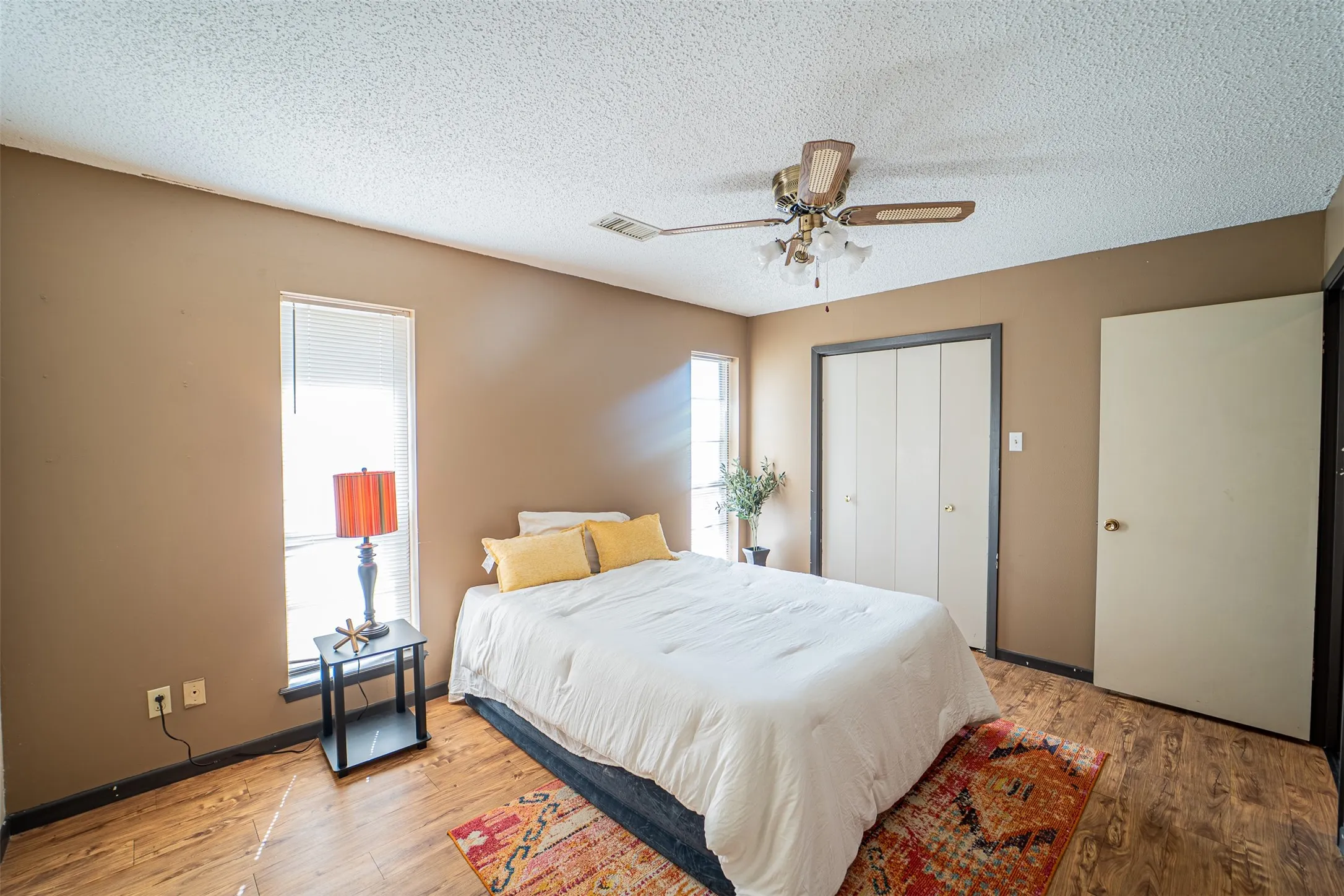 Single Family Residence For Sale in Taylor County , 910 Meander Street, Abilene, Texas 79602, 3 Bedroom, 2 Bathroom, 2 Garage spaces, 1,754 Sqft, built in 1974, mls#21387347, Real Estate Agent in Abilene, Homes For Sale in Taylor county, Homes For Sale in Abilene, Realtor in Abilene Texas, Real Estate Brokerage Independent Realty Texas, Luminita Cordes Realtor