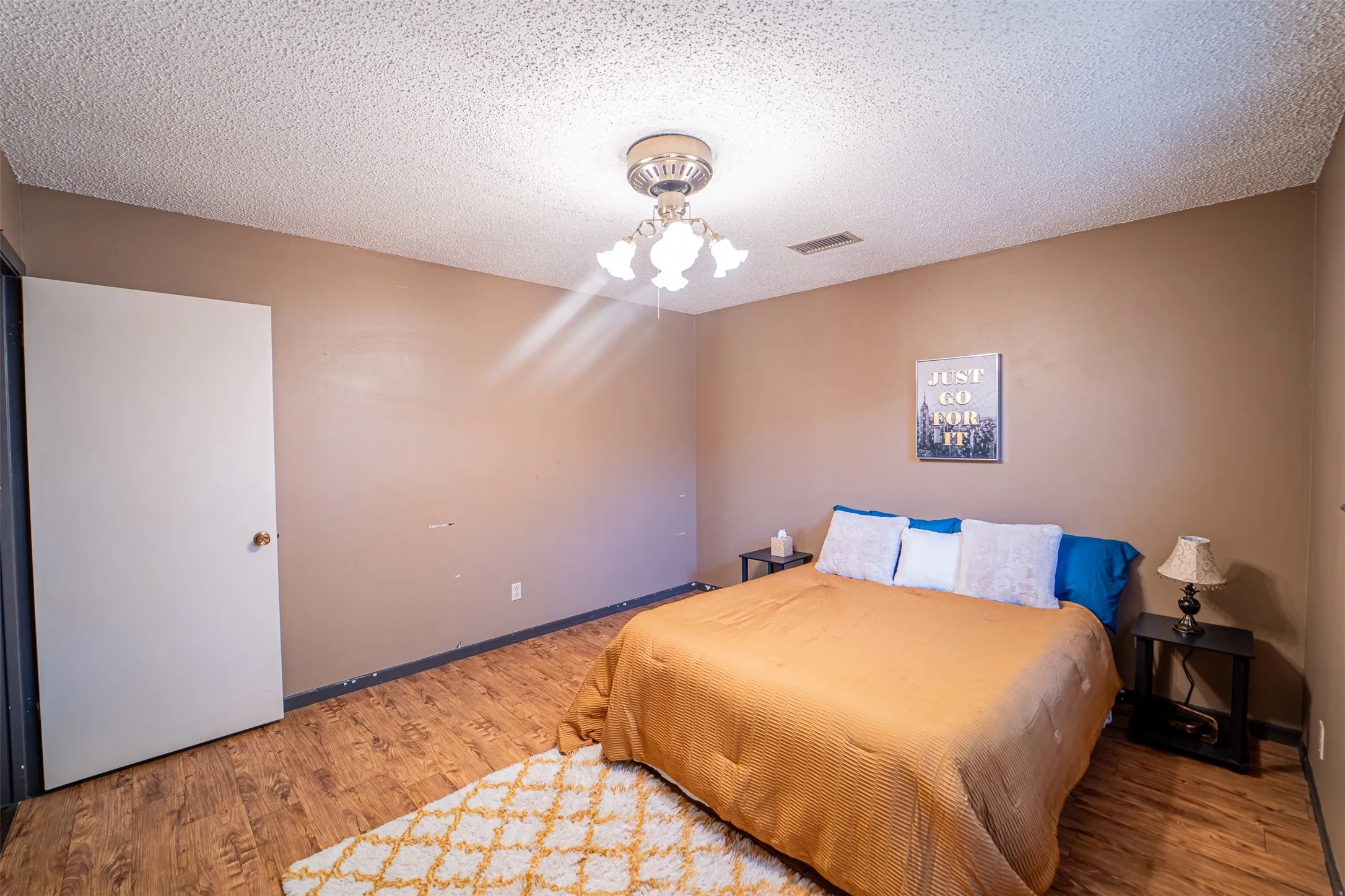 Single Family Residence For Sale in Taylor County , 910 Meander Street, Abilene, Texas 79602, 3 Bedroom, 2 Bathroom, 2 Garage spaces, 1,754 Sqft, built in 1974, mls#21387347, Real Estate Agent in Abilene, Homes For Sale in Taylor county, Homes For Sale in Abilene, Realtor in Abilene Texas, Real Estate Brokerage Independent Realty Texas, Luminita Cordes Realtor