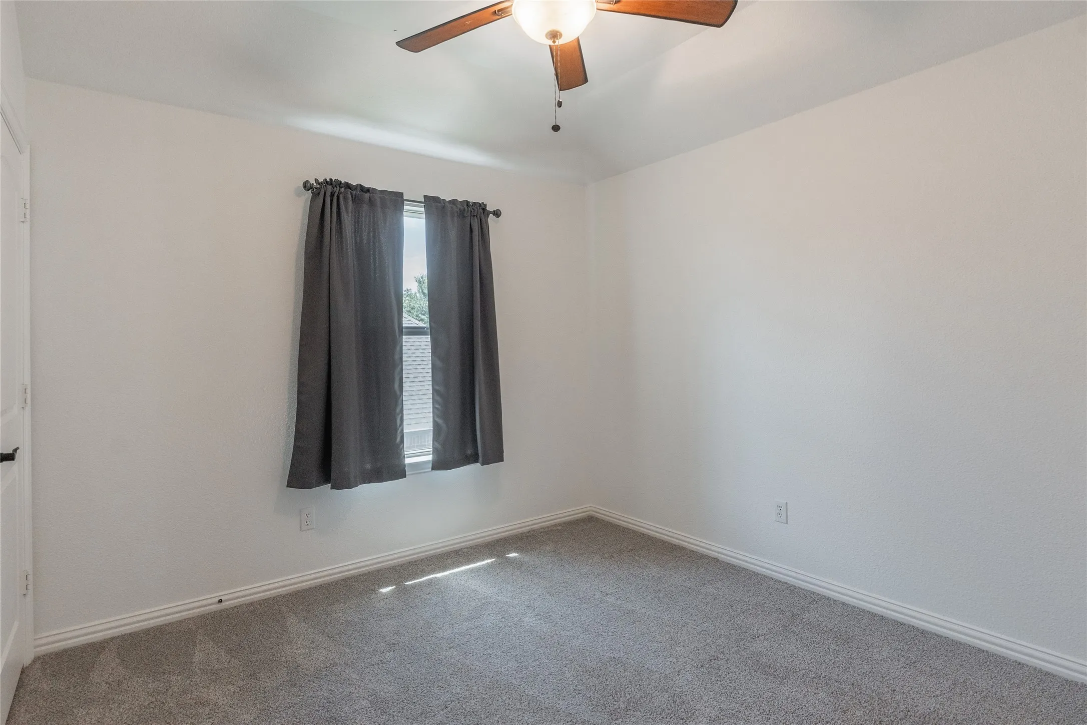Single Family Residence For Sale in Collin County , 2909 Pioneer Drive, Melissa, Texas 75454, 4 Bedroom, 4 Bathroom, 3 Garage spaces, 3,175 Sqft, built in 2010, mls#21395771, Real Estate Agent in Melissa, Homes For Sale in Collin county, Homes For Sale in Melissa, Realtor in Melissa Texas, Real Estate Brokerage Independent Realty Texas, Luminita Cordes Realtor