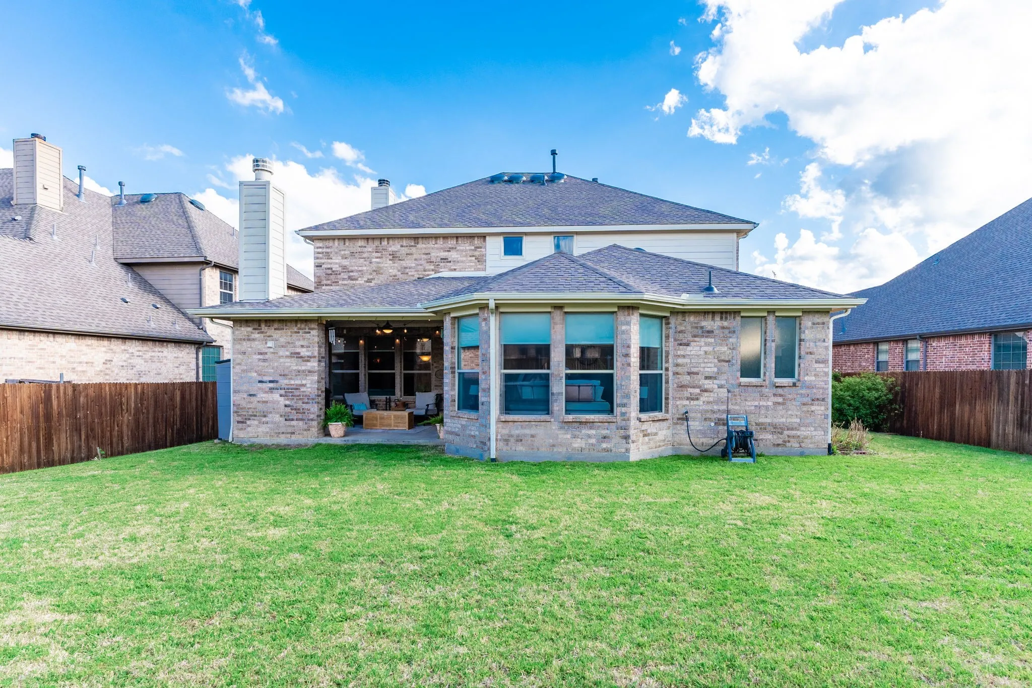 Single Family Residence For Sale in Collin County , 2909 Pioneer Drive, Melissa, Texas 75454, 4 Bedroom, 4 Bathroom, 3 Garage spaces, 3,175 Sqft, built in 2010, mls#21395771, Real Estate Agent in Melissa, Homes For Sale in Collin county, Homes For Sale in Melissa, Realtor in Melissa Texas, Real Estate Brokerage Independent Realty Texas, Luminita Cordes Realtor