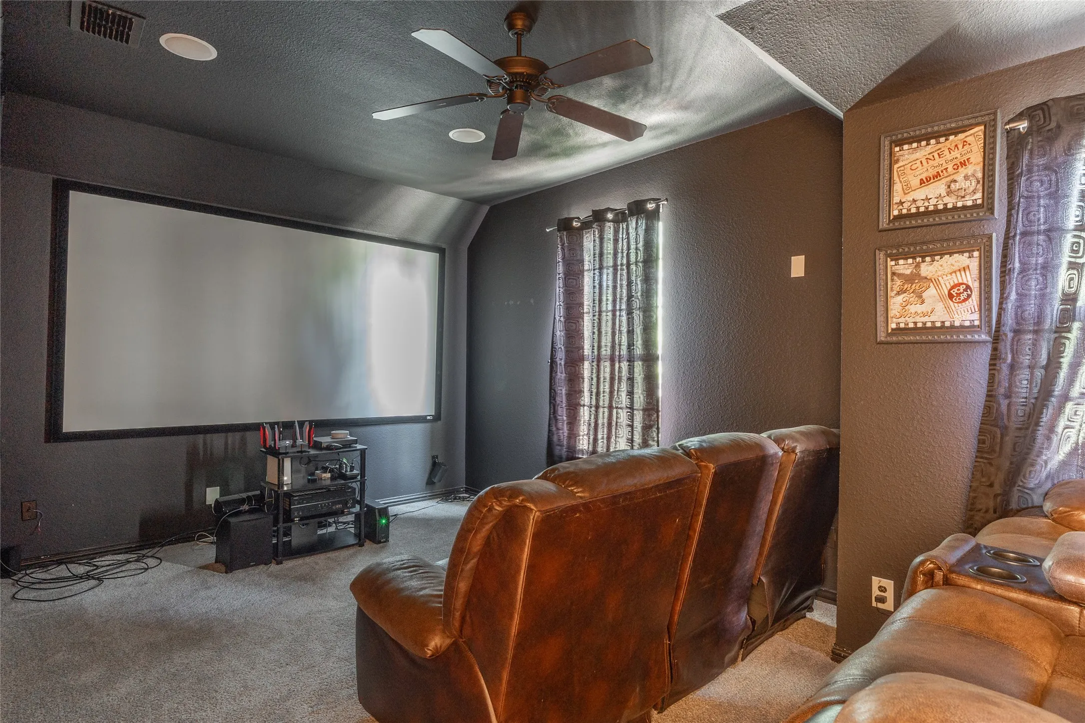 Single Family Residence For Sale in Collin County , 2909 Pioneer Drive, Melissa, Texas 75454, 4 Bedroom, 4 Bathroom, 3 Garage spaces, 3,175 Sqft, built in 2010, mls#21395771, Real Estate Agent in Melissa, Homes For Sale in Collin county, Homes For Sale in Melissa, Realtor in Melissa Texas, Real Estate Brokerage Independent Realty Texas, Luminita Cordes Realtor