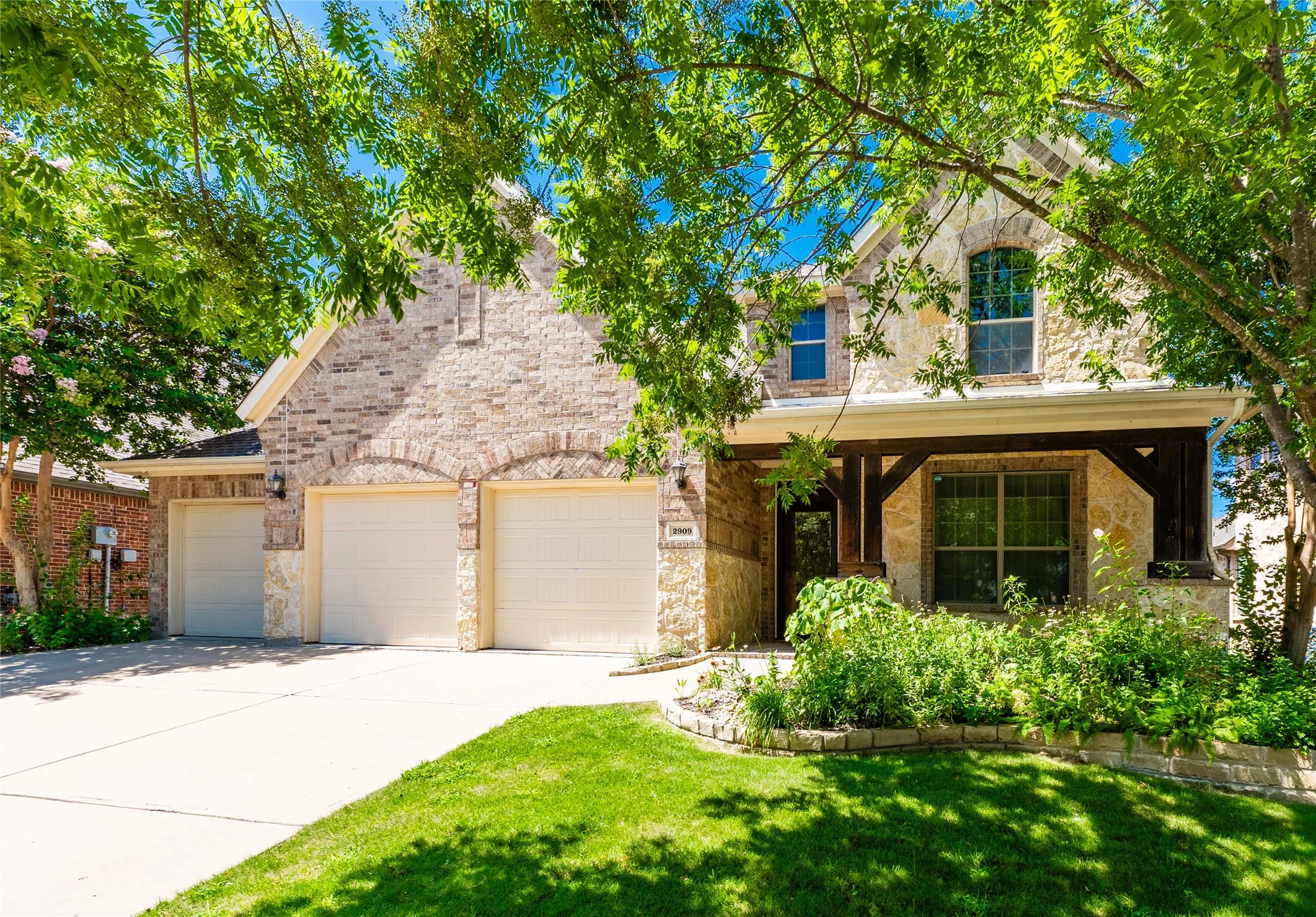 Single Family Residence For Sale in Collin County , 2909 Pioneer Drive, Melissa, Texas 75454, 4 Bedroom, 4 Bathroom, 3 Garage spaces, 3,175 Sqft, built in 2010, mls#21395771, Real Estate Agent in Melissa, Homes For Sale in Collin county, Homes For Sale in Melissa, Realtor in Melissa Texas, Real Estate Brokerage Independent Realty Texas, Luminita Cordes Realtor