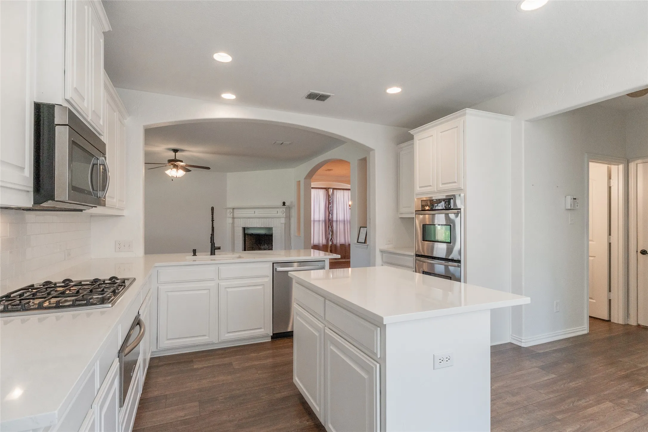 Single Family Residence For Sale in Collin County , 2909 Pioneer Drive, Melissa, Texas 75454, 4 Bedroom, 4 Bathroom, 3 Garage spaces, 3,175 Sqft, built in 2010, mls#21395771, Real Estate Agent in Melissa, Homes For Sale in Collin county, Homes For Sale in Melissa, Realtor in Melissa Texas, Real Estate Brokerage Independent Realty Texas, Luminita Cordes Realtor