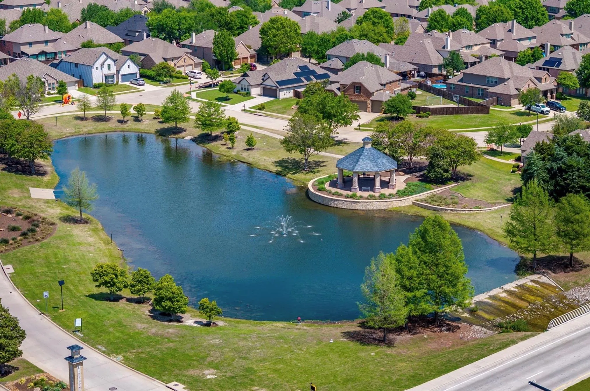 Single Family Residence For Sale in Collin County , 2909 Pioneer Drive, Melissa, Texas 75454, 4 Bedroom, 4 Bathroom, 3 Garage spaces, 3,175 Sqft, built in 2010, mls#21395771, Real Estate Agent in Melissa, Homes For Sale in Collin county, Homes For Sale in Melissa, Realtor in Melissa Texas, Real Estate Brokerage Independent Realty Texas, Luminita Cordes Realtor