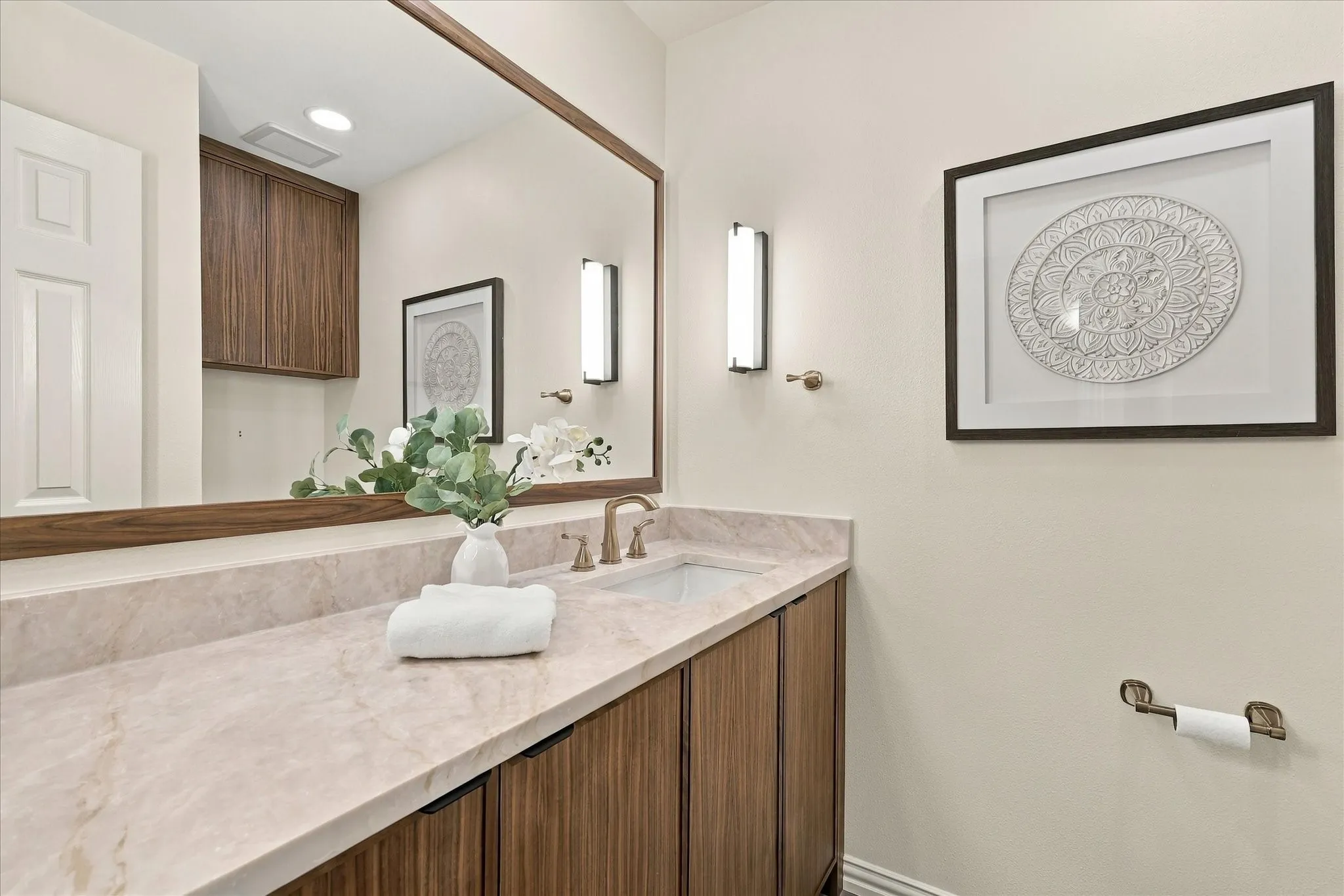 Single Family Residence For Sale in Tarrant County , 5104 Blue Sage Road, Fort Worth, Texas 76132, 4 Bedroom, 3 Bathroom, 2 Garage spaces, 2,517 Sqft, built in 1975, mls#21395042, Real Estate Agent in Fort Worth, Homes For Sale in Tarrant county, Homes For Sale in Fort Worth, Realtor in Fort Worth Texas, Real Estate Brokerage Independent Realty Texas, Luminita Cordes Realtor