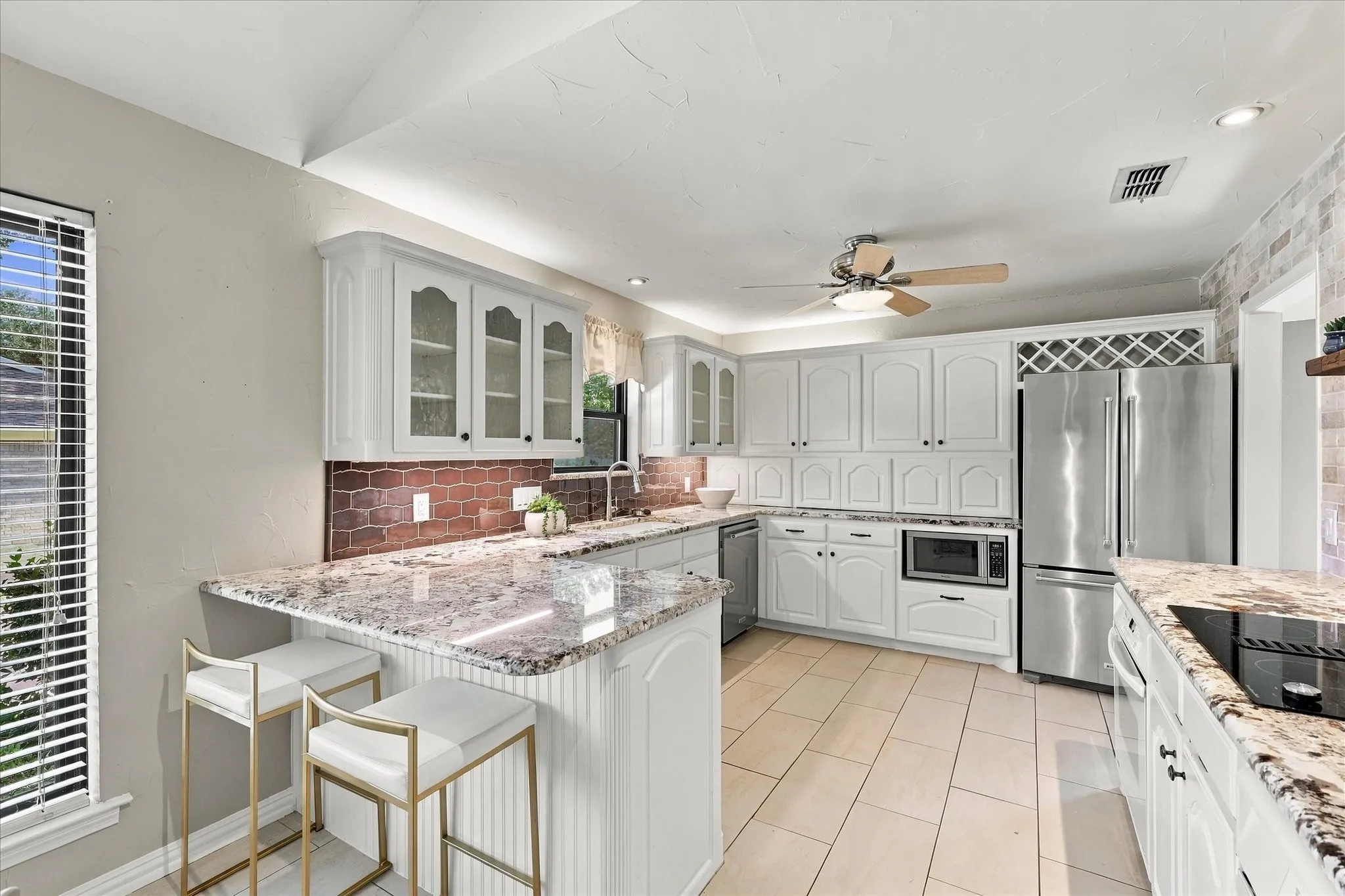 Single Family Residence For Sale in Tarrant County , 5104 Blue Sage Road, Fort Worth, Texas 76132, 4 Bedroom, 3 Bathroom, 2 Garage spaces, 2,517 Sqft, built in 1975, mls#21395042, Real Estate Agent in Fort Worth, Homes For Sale in Tarrant county, Homes For Sale in Fort Worth, Realtor in Fort Worth Texas, Real Estate Brokerage Independent Realty Texas, Luminita Cordes Realtor