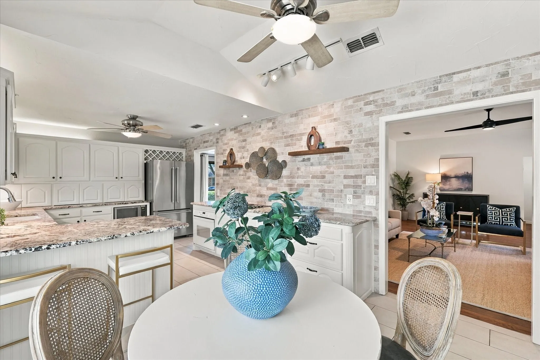 Single Family Residence For Sale in Tarrant County , 5104 Blue Sage Road, Fort Worth, Texas 76132, 4 Bedroom, 3 Bathroom, 2 Garage spaces, 2,517 Sqft, built in 1975, mls#21395042, Real Estate Agent in Fort Worth, Homes For Sale in Tarrant county, Homes For Sale in Fort Worth, Realtor in Fort Worth Texas, Real Estate Brokerage Independent Realty Texas, Luminita Cordes Realtor