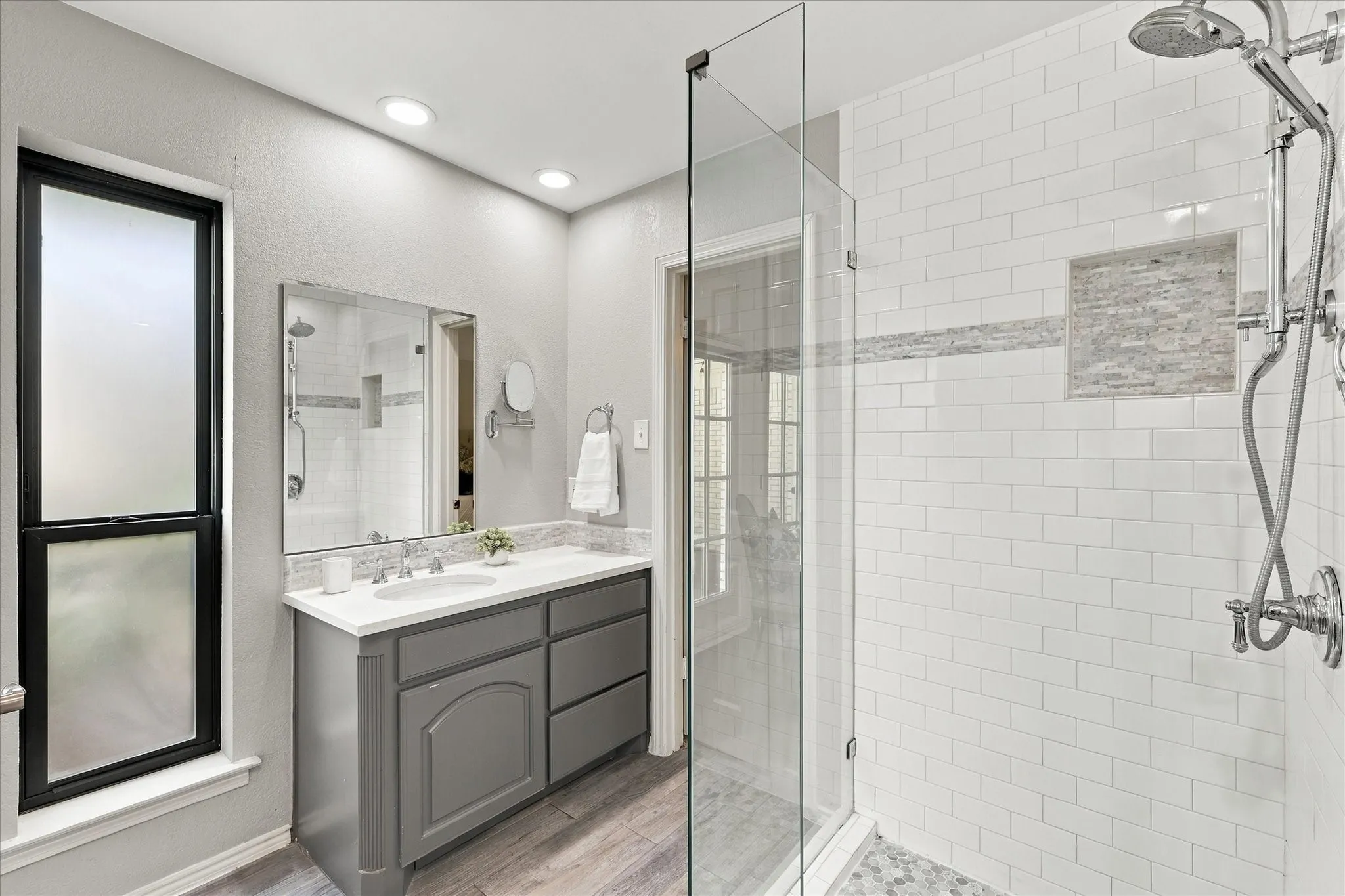 Single Family Residence For Sale in Tarrant County , 5104 Blue Sage Road, Fort Worth, Texas 76132, 4 Bedroom, 3 Bathroom, 2 Garage spaces, 2,517 Sqft, built in 1975, mls#21395042, Real Estate Agent in Fort Worth, Homes For Sale in Tarrant county, Homes For Sale in Fort Worth, Realtor in Fort Worth Texas, Real Estate Brokerage Independent Realty Texas, Luminita Cordes Realtor
