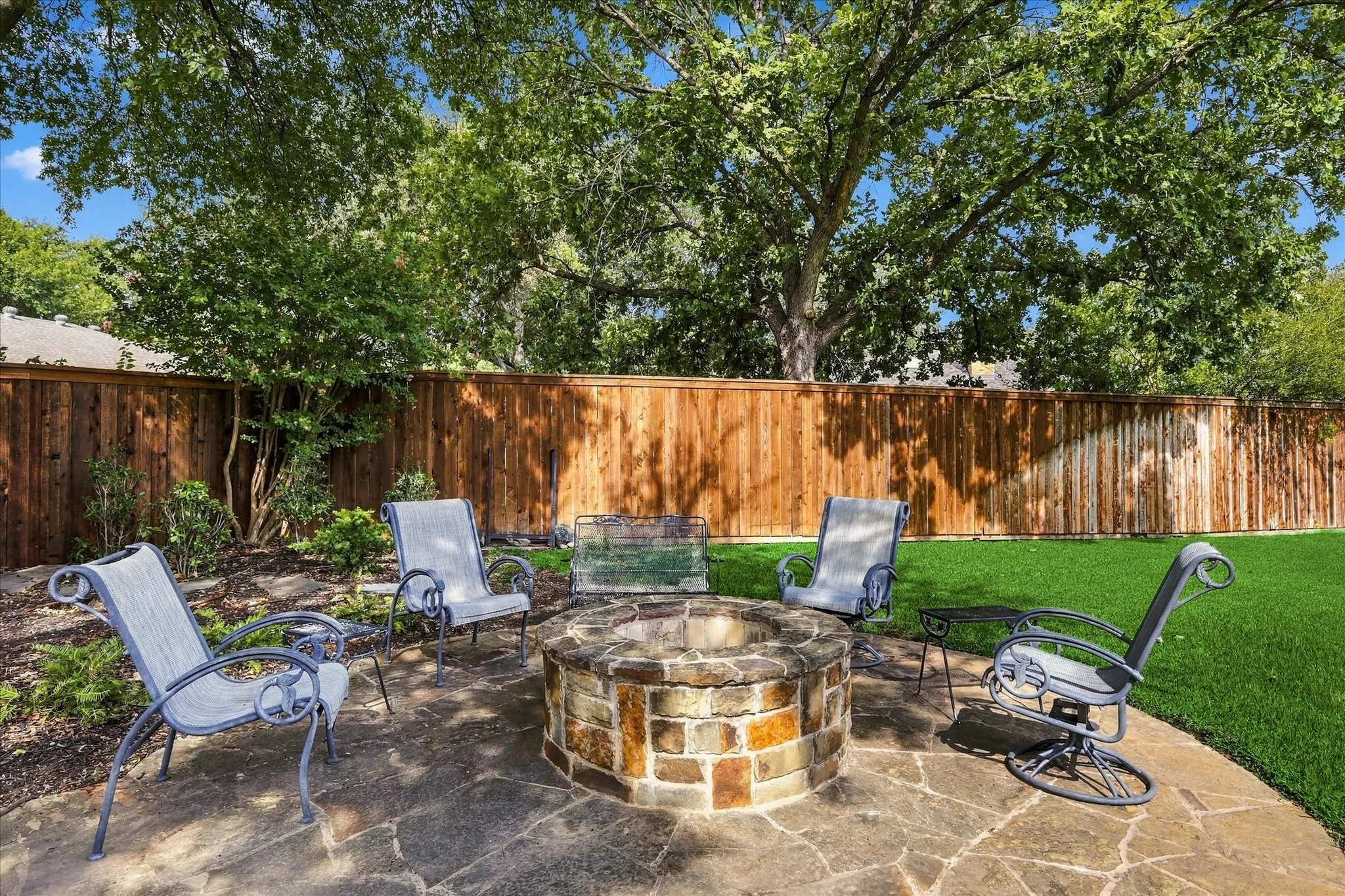 Single Family Residence For Sale in Tarrant County , 5104 Blue Sage Road, Fort Worth, Texas 76132, 4 Bedroom, 3 Bathroom, 2 Garage spaces, 2,517 Sqft, built in 1975, mls#21395042, Real Estate Agent in Fort Worth, Homes For Sale in Tarrant county, Homes For Sale in Fort Worth, Realtor in Fort Worth Texas, Real Estate Brokerage Independent Realty Texas, Luminita Cordes Realtor