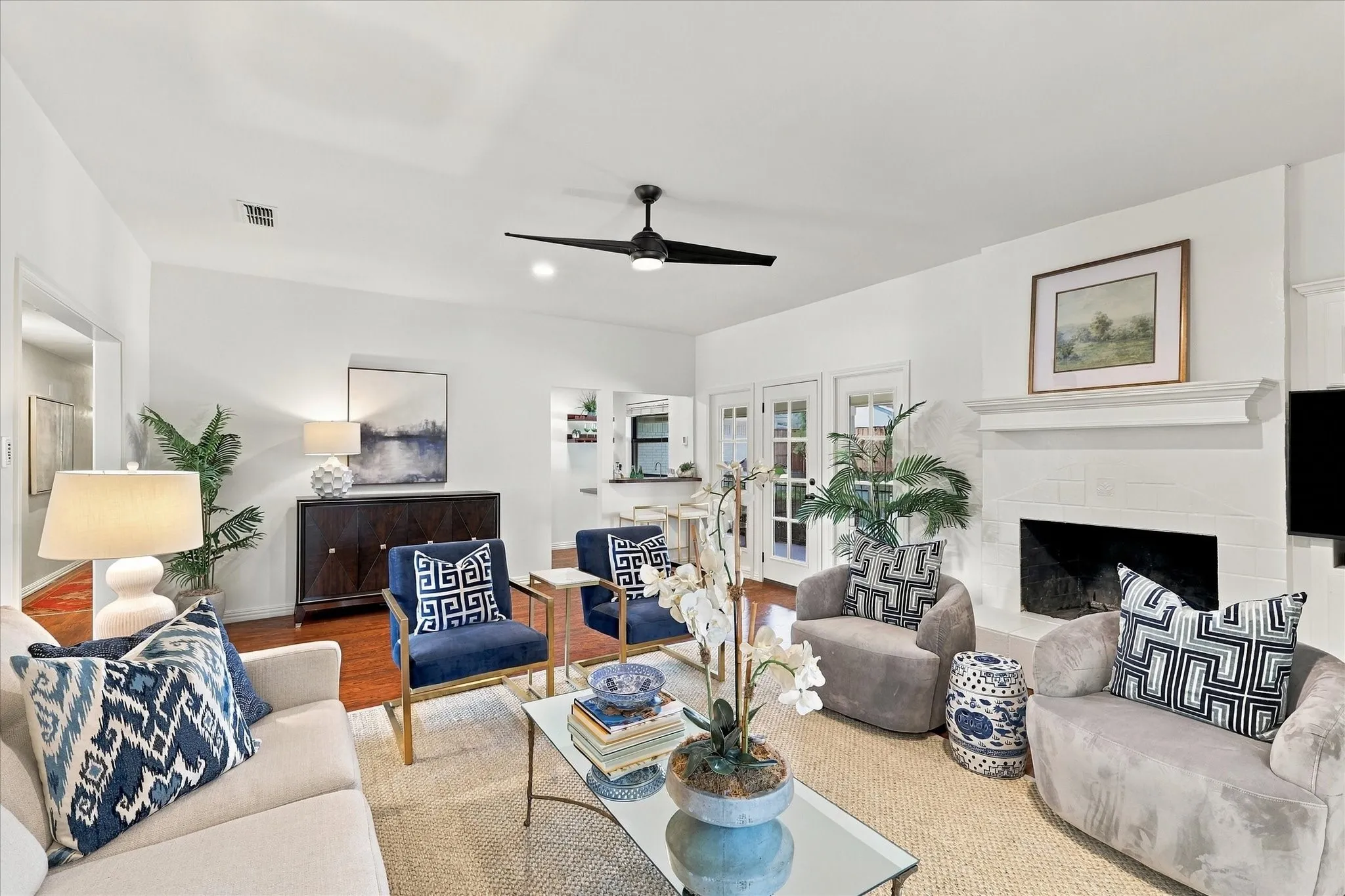 Single Family Residence For Sale in Tarrant County , 5104 Blue Sage Road, Fort Worth, Texas 76132, 4 Bedroom, 3 Bathroom, 2 Garage spaces, 2,517 Sqft, built in 1975, mls#21395042, Real Estate Agent in Fort Worth, Homes For Sale in Tarrant county, Homes For Sale in Fort Worth, Realtor in Fort Worth Texas, Real Estate Brokerage Independent Realty Texas, Luminita Cordes Realtor