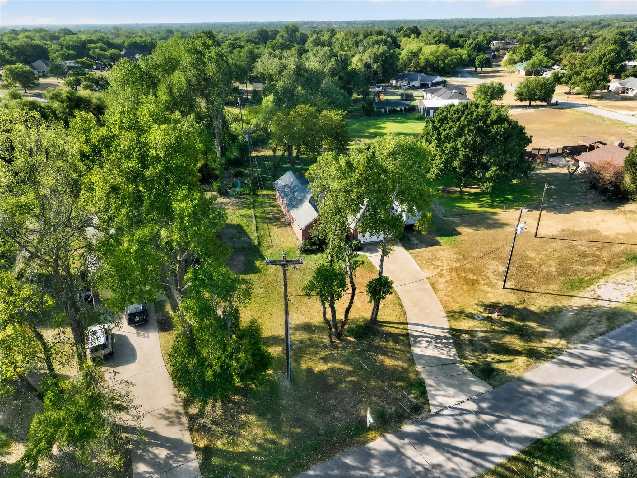 Single Family Residence For Sale in Ellis County , 304 Daisy Road, Midlothian, Texas 76065, 3 Bedroom, 2 Bathroom, 2 Garage spaces, 1,407 Sqft, built in 2005, mls#21392763, Real Estate Agent in Midlothian, Homes For Sale in Ellis county, Homes For Sale in Midlothian, Realtor in Midlothian Texas, Real Estate Brokerage Independent Realty Texas, Luminita Cordes Realtor