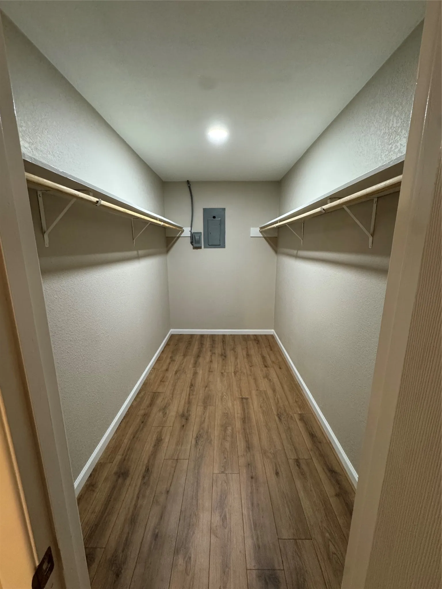 Single Family Residence For Sale in Grayson County , 614 W Woodard Street, Denison, Texas 75020, 3 Bedroom, 2 Bathroom, 1 Garage spaces, 1,632 Sqft, built in 1979, mls#21394443, Real Estate Agent in Denison, Homes For Sale in Grayson county, Homes For Sale in Denison, Realtor in Denison Texas, Real Estate Brokerage Independent Realty Texas, Luminita Cordes Realtor