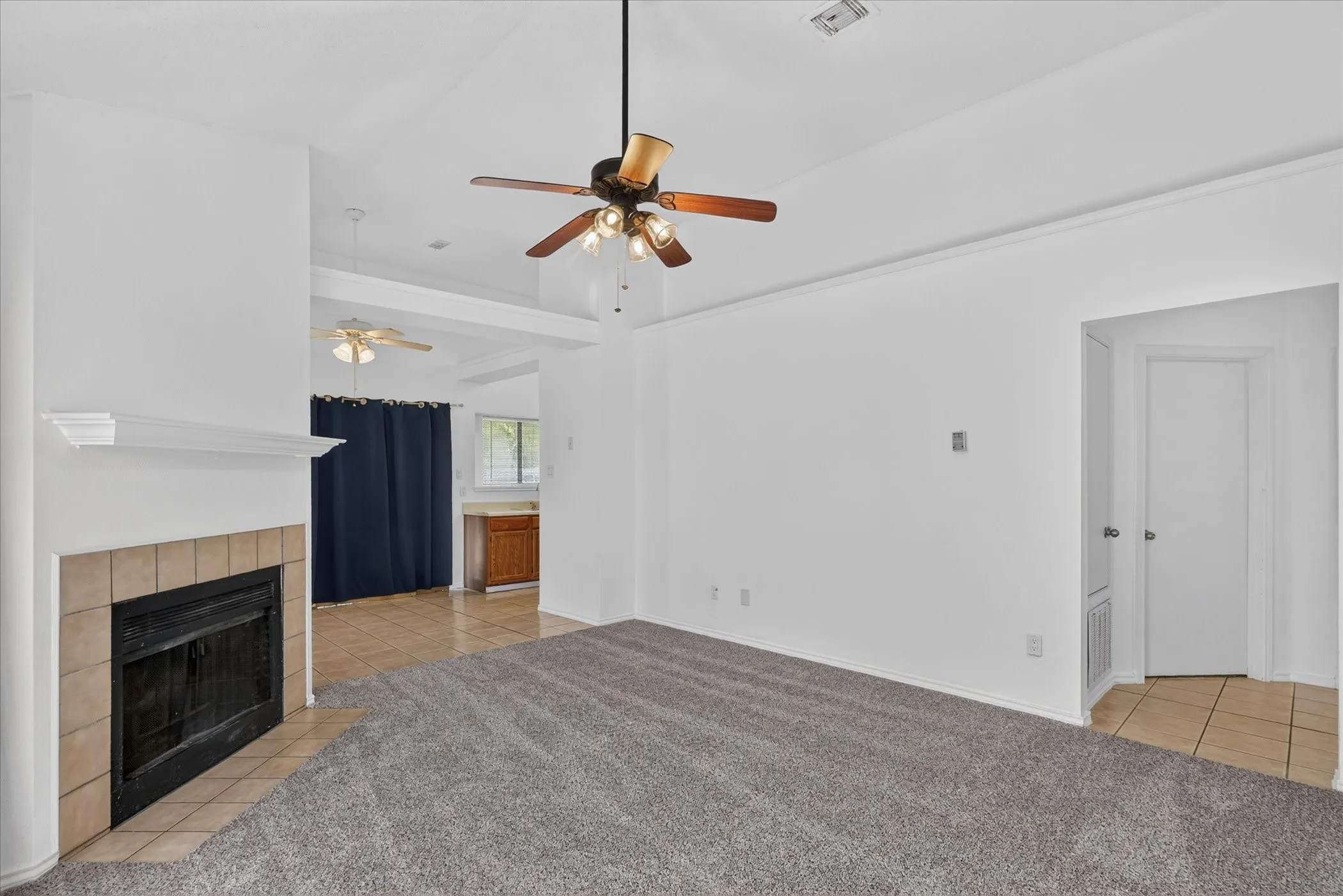 Single Family Residence For Sale in Dallas County , 1037 Garden Trail, Mesquite, Texas 75149, 3 Bedroom, 2 Bathroom, 1 Garage spaces, 1,148 Sqft, built in 1985, mls#21394961, Real Estate Agent in Mesquite, Homes For Sale in Dallas county, Homes For Sale in Mesquite, Realtor in Mesquite Texas, Real Estate Brokerage Independent Realty Texas, Luminita Cordes Realtor