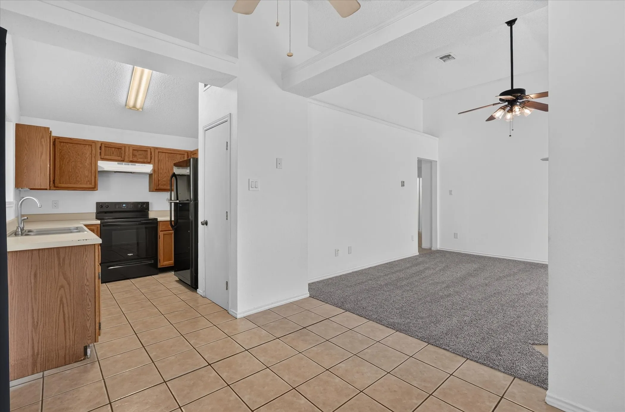 Single Family Residence For Sale in Dallas County , 1037 Garden Trail, Mesquite, Texas 75149, 3 Bedroom, 2 Bathroom, 1 Garage spaces, 1,148 Sqft, built in 1985, mls#21394961, Real Estate Agent in Mesquite, Homes For Sale in Dallas county, Homes For Sale in Mesquite, Realtor in Mesquite Texas, Real Estate Brokerage Independent Realty Texas, Luminita Cordes Realtor