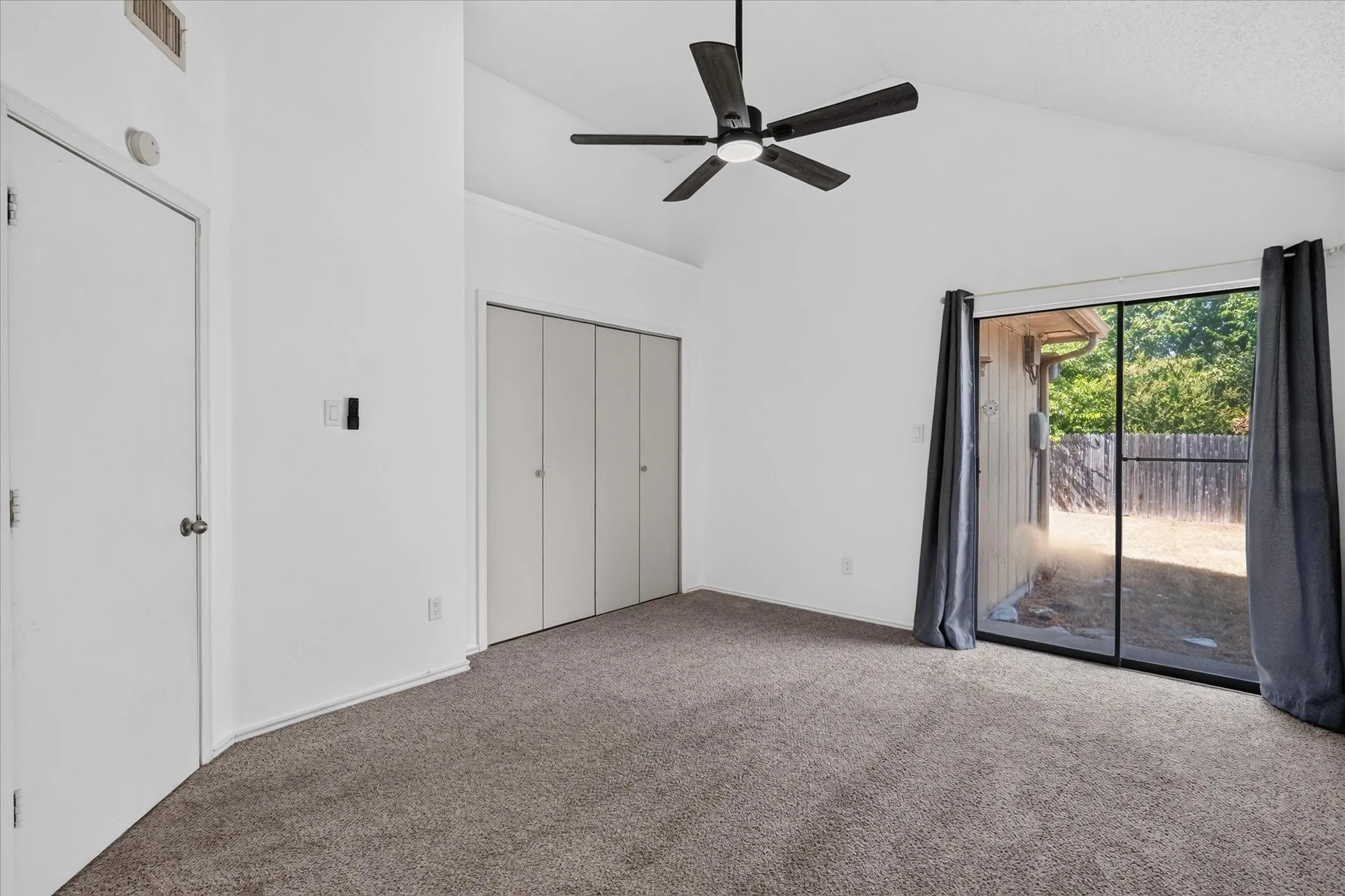 Single Family Residence For Sale in Dallas County , 1037 Garden Trail, Mesquite, Texas 75149, 3 Bedroom, 2 Bathroom, 1 Garage spaces, 1,148 Sqft, built in 1985, mls#21394961, Real Estate Agent in Mesquite, Homes For Sale in Dallas county, Homes For Sale in Mesquite, Realtor in Mesquite Texas, Real Estate Brokerage Independent Realty Texas, Luminita Cordes Realtor