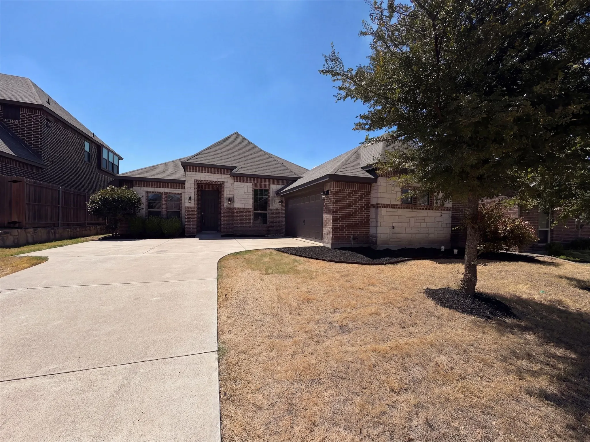 Single Family Residence For Sale in Ellis County , 130 Red Pine Drive, Red Oak, Texas 75154, 4 Bedroom, 2 Bathroom, 2 Garage spaces, 2,240 Sqft, built in 2017, mls#21395933, Real Estate Agent in Red Oak, Homes For Sale in Ellis county, Homes For Sale in Red Oak, Realtor in Red Oak Texas, Real Estate Brokerage Independent Realty Texas, Luminita Cordes Realtor