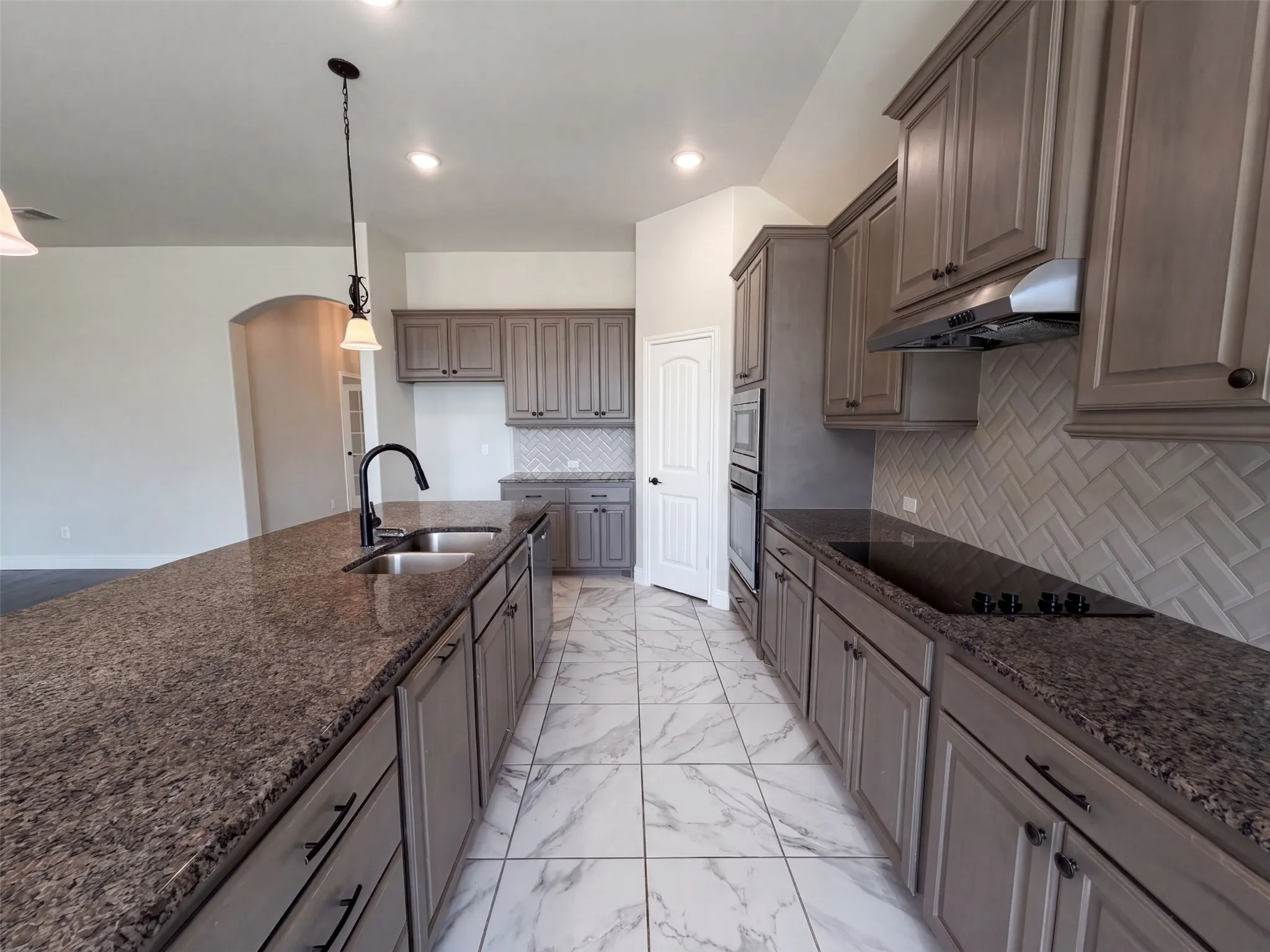 Single Family Residence For Sale in Ellis County , 130 Red Pine Drive, Red Oak, Texas 75154, 4 Bedroom, 2 Bathroom, 2 Garage spaces, 2,240 Sqft, built in 2017, mls#21395933, Real Estate Agent in Red Oak, Homes For Sale in Ellis county, Homes For Sale in Red Oak, Realtor in Red Oak Texas, Real Estate Brokerage Independent Realty Texas, Luminita Cordes Realtor