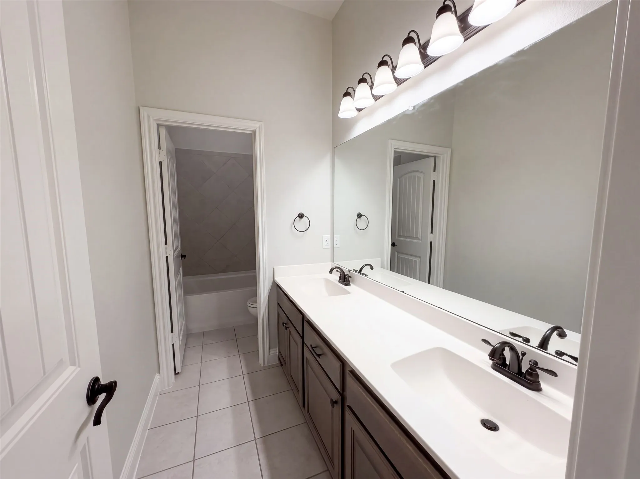 Single Family Residence For Sale in Ellis County , 130 Red Pine Drive, Red Oak, Texas 75154, 4 Bedroom, 2 Bathroom, 2 Garage spaces, 2,240 Sqft, built in 2017, mls#21395933, Real Estate Agent in Red Oak, Homes For Sale in Ellis county, Homes For Sale in Red Oak, Realtor in Red Oak Texas, Real Estate Brokerage Independent Realty Texas, Luminita Cordes Realtor