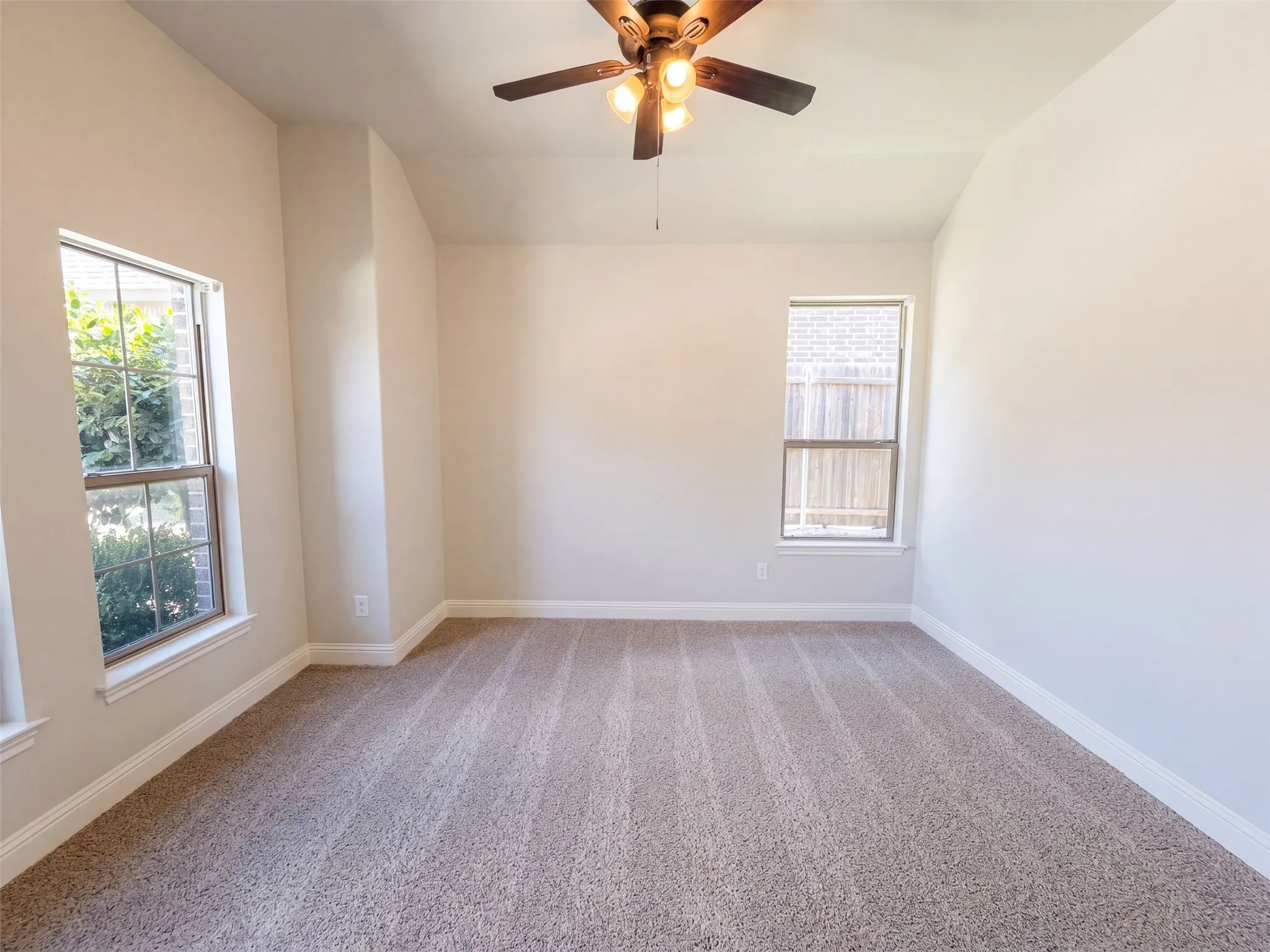 Single Family Residence For Sale in Ellis County , 130 Red Pine Drive, Red Oak, Texas 75154, 4 Bedroom, 2 Bathroom, 2 Garage spaces, 2,240 Sqft, built in 2017, mls#21395933, Real Estate Agent in Red Oak, Homes For Sale in Ellis county, Homes For Sale in Red Oak, Realtor in Red Oak Texas, Real Estate Brokerage Independent Realty Texas, Luminita Cordes Realtor
