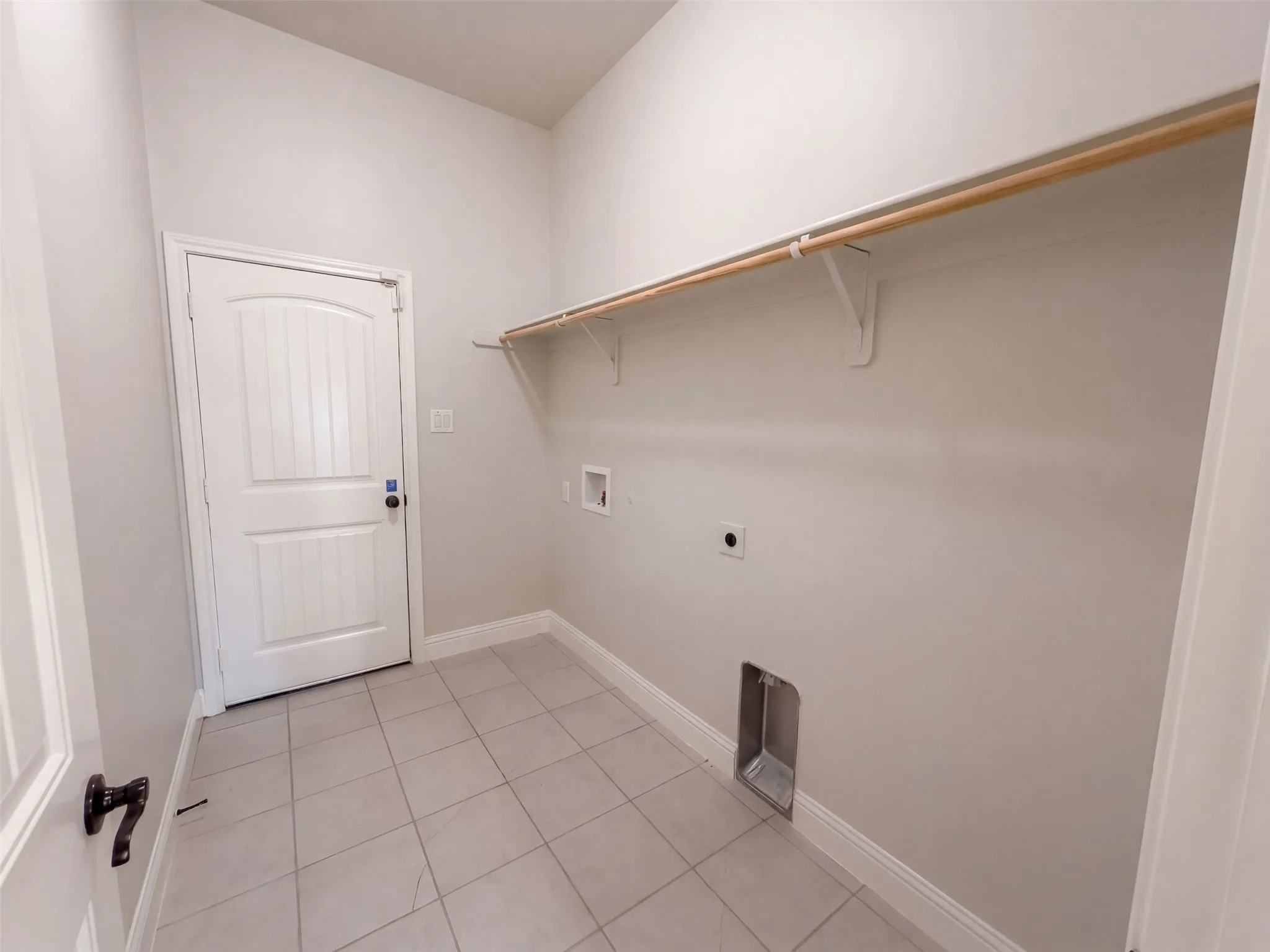 Single Family Residence For Sale in Ellis County , 130 Red Pine Drive, Red Oak, Texas 75154, 4 Bedroom, 2 Bathroom, 2 Garage spaces, 2,240 Sqft, built in 2017, mls#21395933, Real Estate Agent in Red Oak, Homes For Sale in Ellis county, Homes For Sale in Red Oak, Realtor in Red Oak Texas, Real Estate Brokerage Independent Realty Texas, Luminita Cordes Realtor