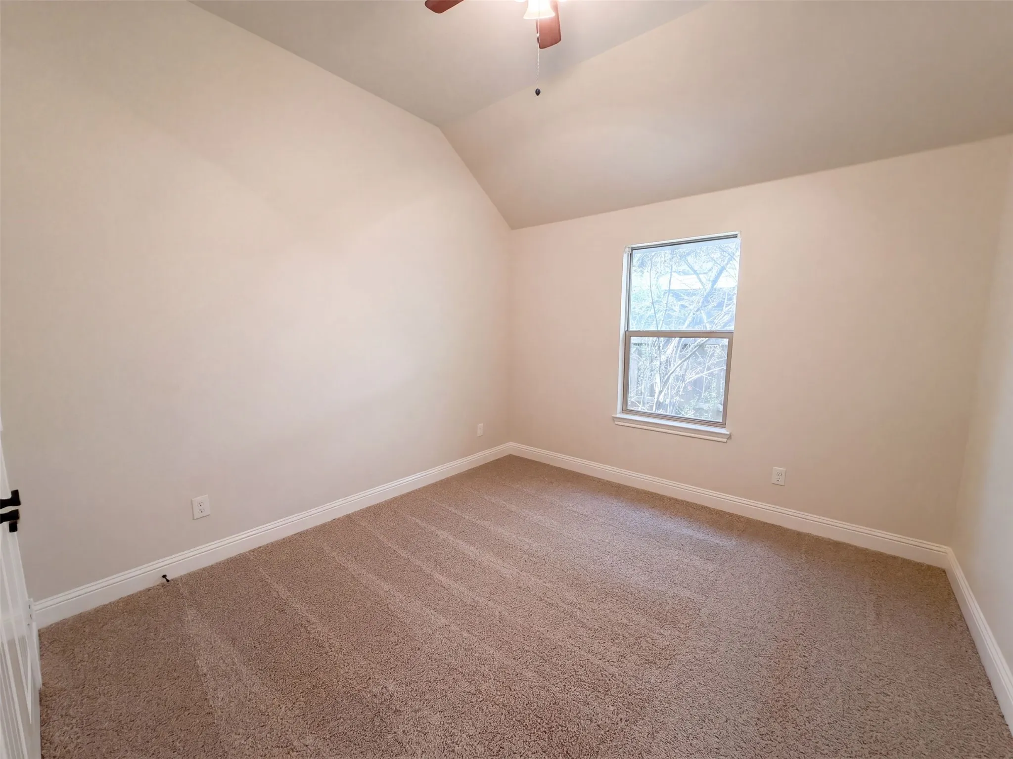 Single Family Residence For Sale in Ellis County , 130 Red Pine Drive, Red Oak, Texas 75154, 4 Bedroom, 2 Bathroom, 2 Garage spaces, 2,240 Sqft, built in 2017, mls#21395933, Real Estate Agent in Red Oak, Homes For Sale in Ellis county, Homes For Sale in Red Oak, Realtor in Red Oak Texas, Real Estate Brokerage Independent Realty Texas, Luminita Cordes Realtor