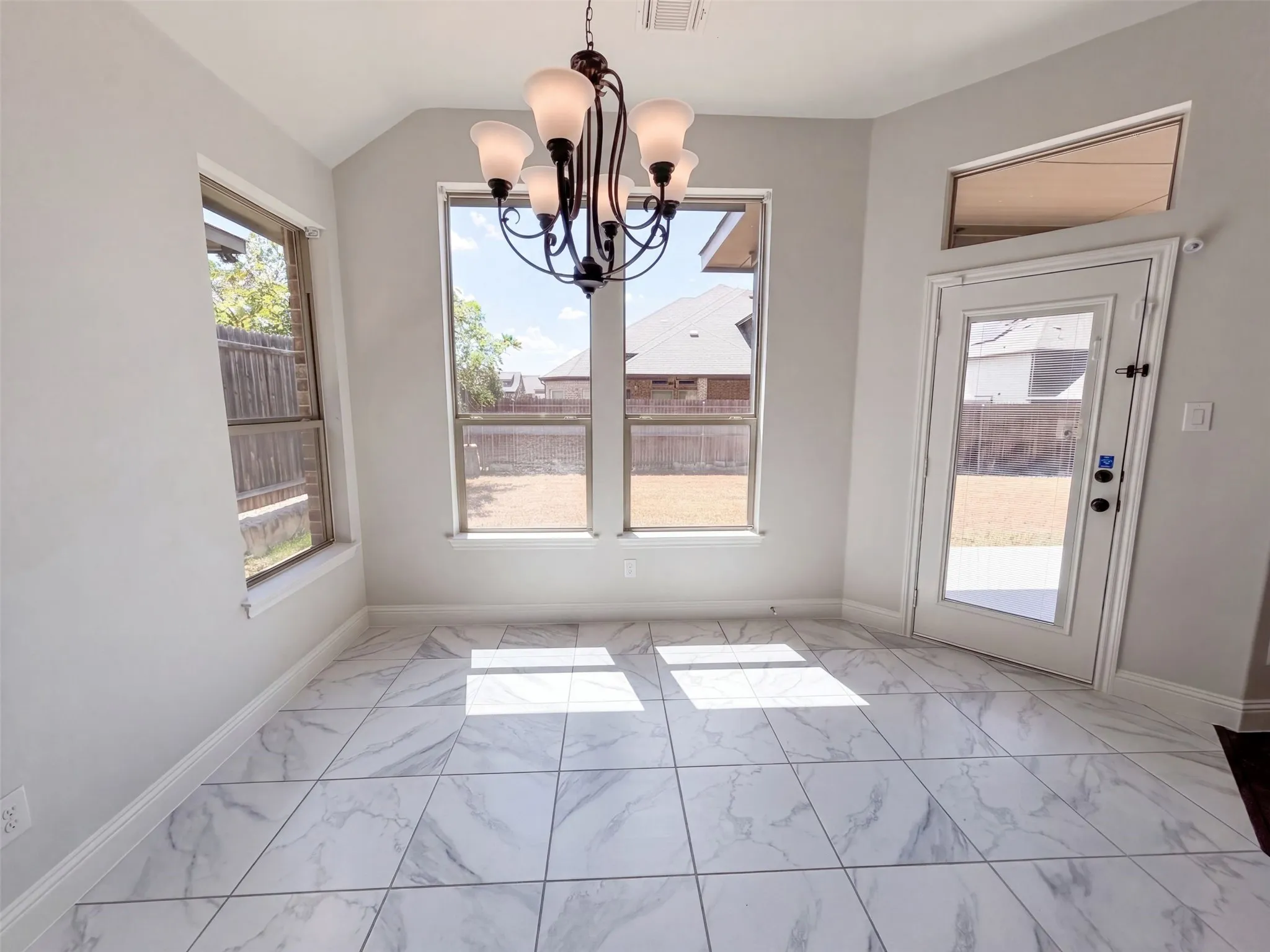 Single Family Residence For Sale in Ellis County , 130 Red Pine Drive, Red Oak, Texas 75154, 4 Bedroom, 2 Bathroom, 2 Garage spaces, 2,240 Sqft, built in 2017, mls#21395933, Real Estate Agent in Red Oak, Homes For Sale in Ellis county, Homes For Sale in Red Oak, Realtor in Red Oak Texas, Real Estate Brokerage Independent Realty Texas, Luminita Cordes Realtor