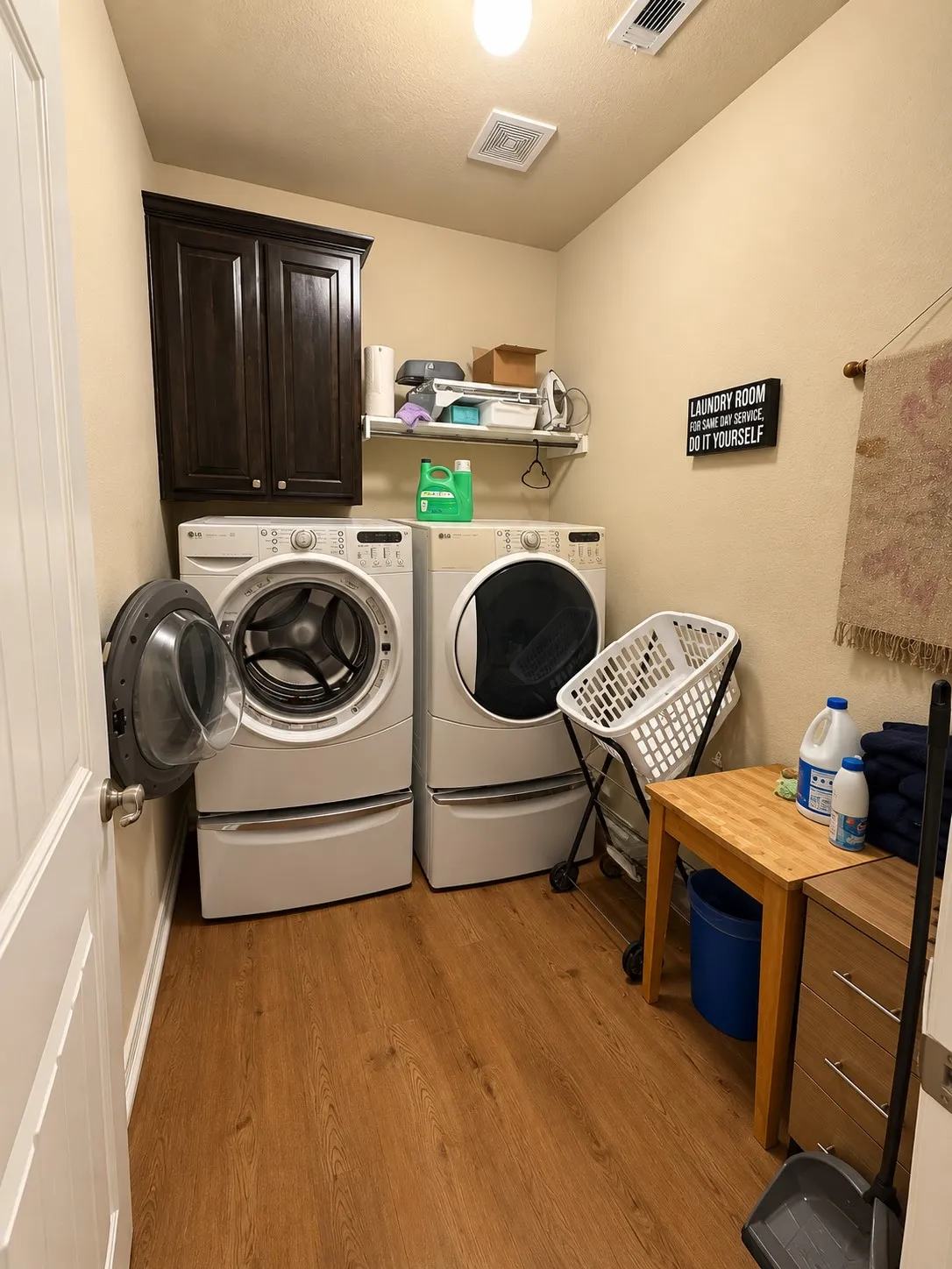 Single Family Residence For Sale in Collin County , 812 Scotland Way, Wylie, Texas 75098, 3 Bedroom, 2 Bathroom, 2 Garage spaces, 1,807 Sqft, built in 2013, mls#21395938, Real Estate Agent in Wylie, Homes For Sale in Collin county, Homes For Sale in Wylie, Realtor in Wylie Texas, Real Estate Brokerage Independent Realty Texas, Luminita Cordes Realtor
